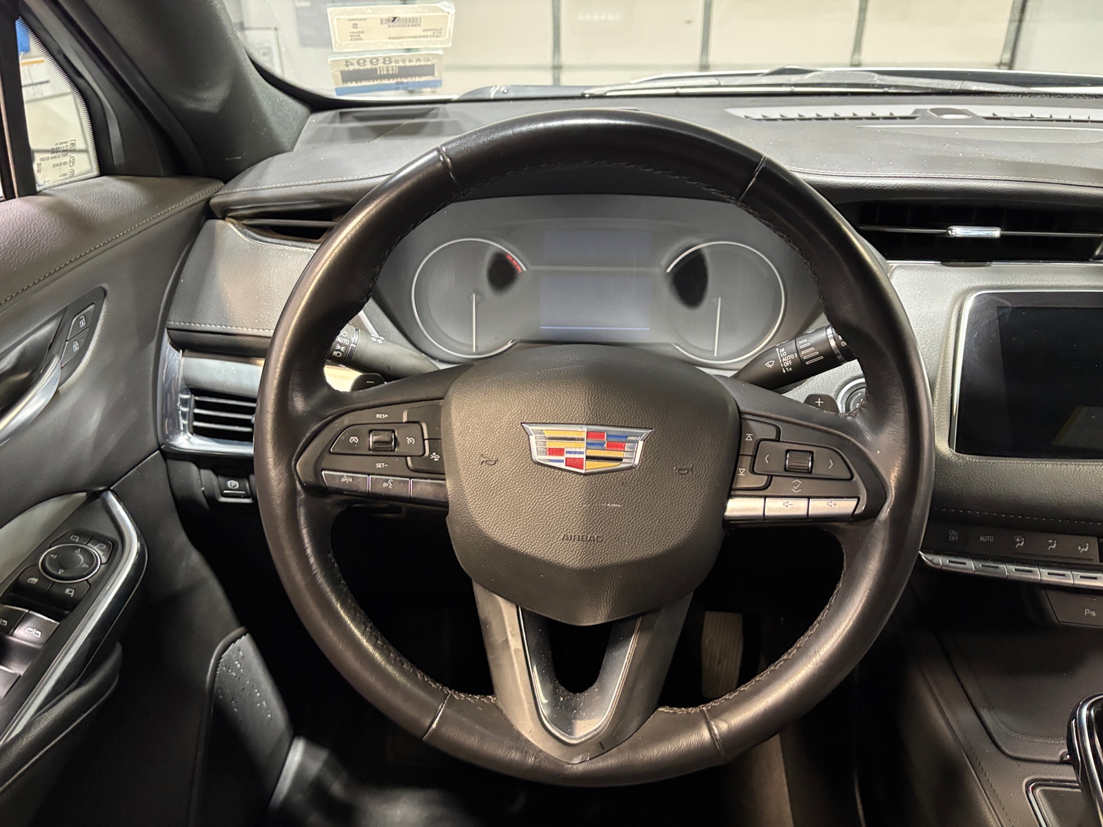 Thumbnail: 2023 Cadillac XT4 - 4