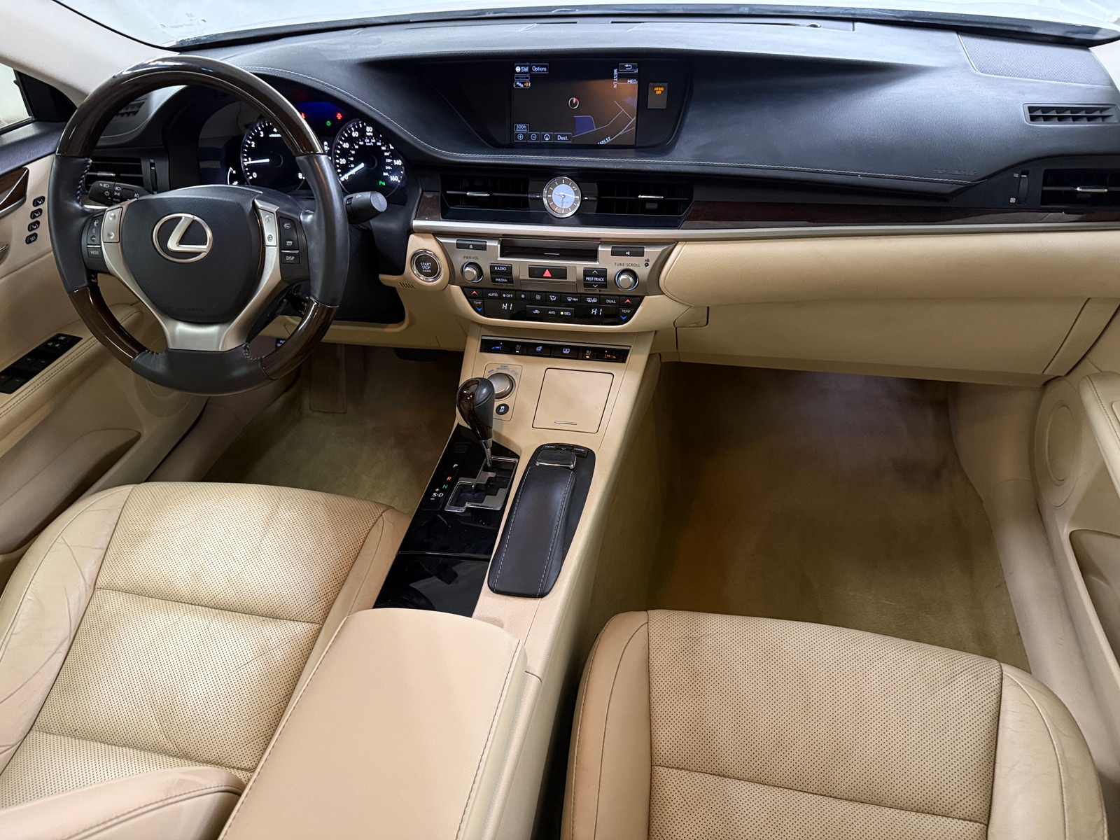 Thumbnail: 2015 Lexus ES - 2