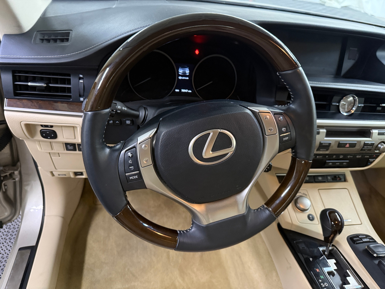 Thumbnail: 2015 Lexus ES - 4