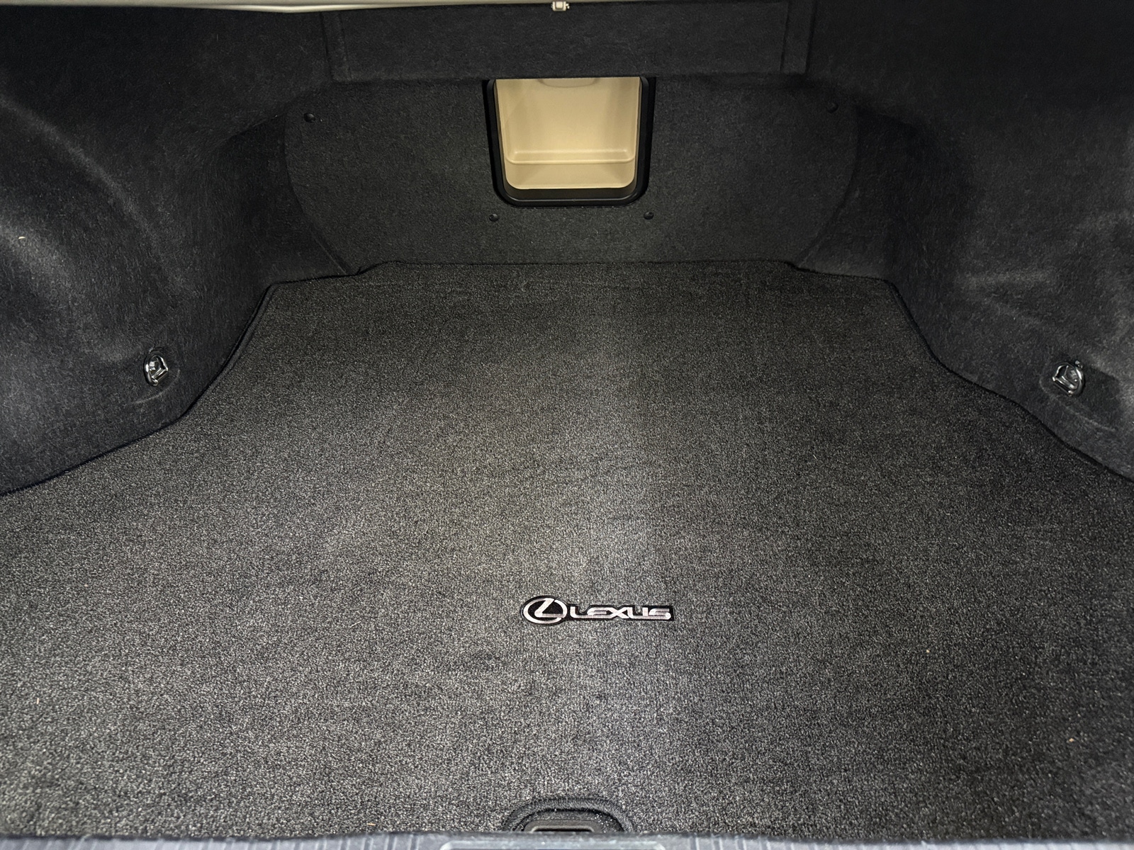 Thumbnail: 2015 Lexus ES - 6