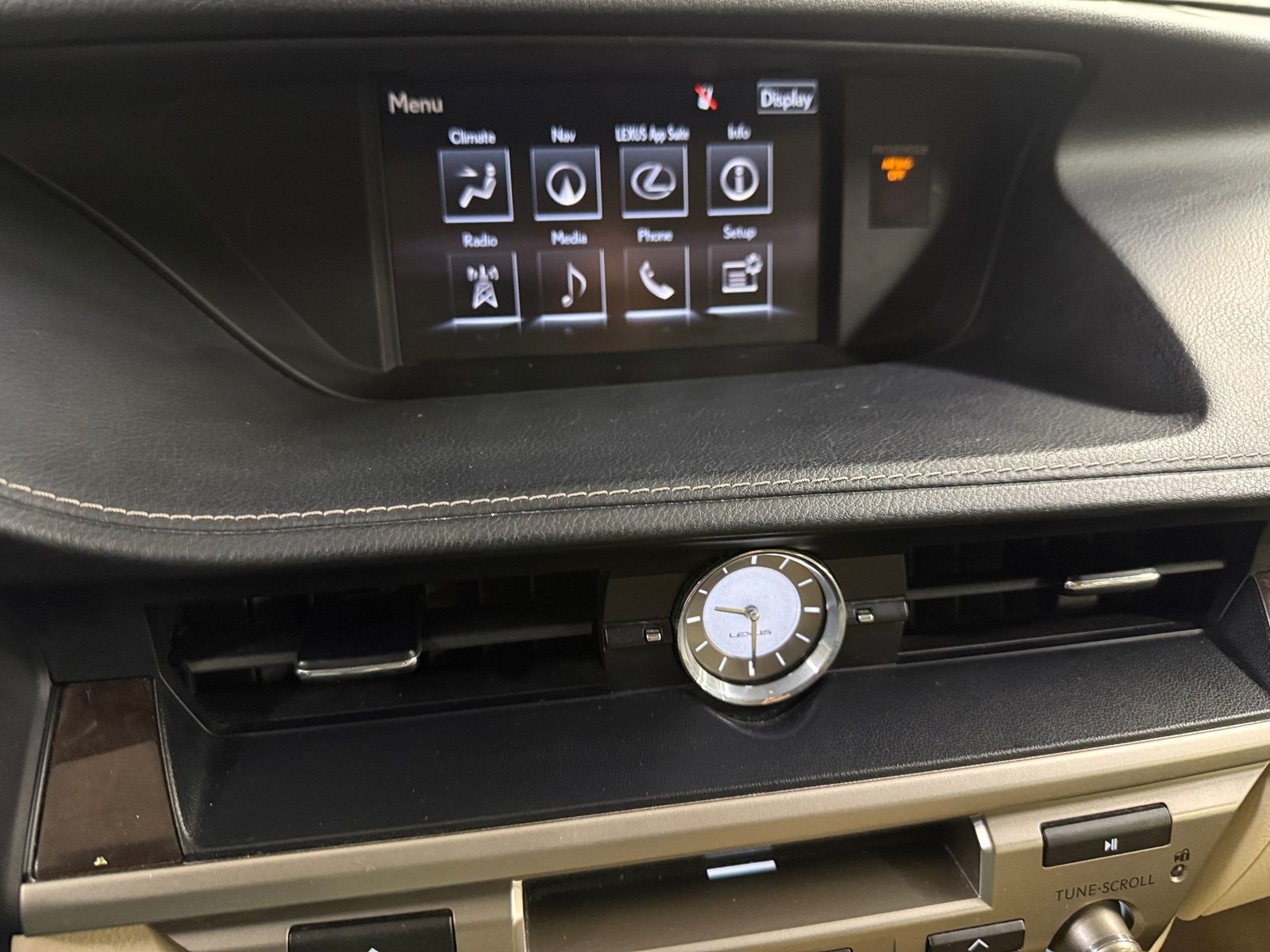 Thumbnail: 2015 Lexus ES - 3