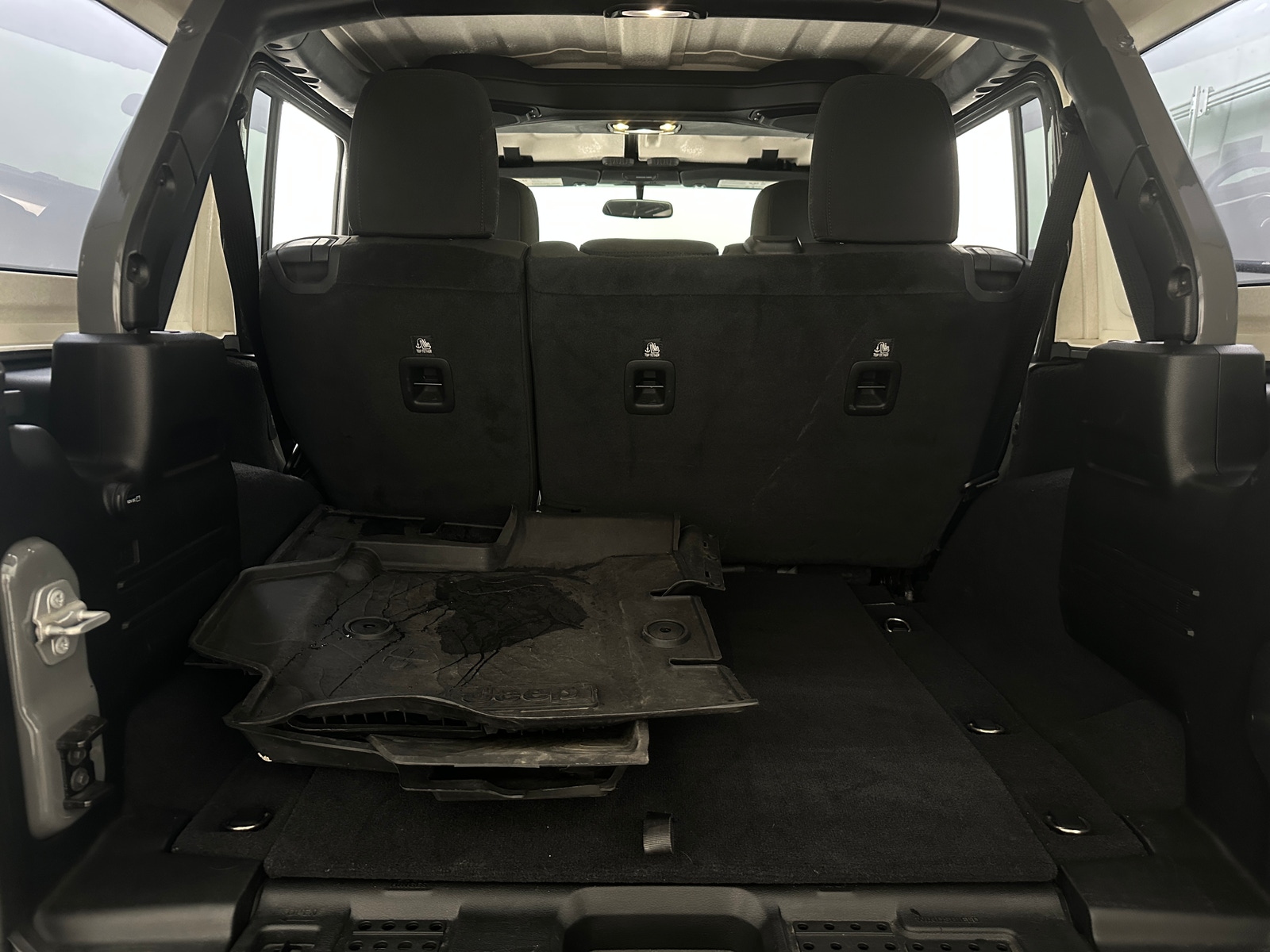 Thumbnail: 2020 Jeep Wrangler - 7