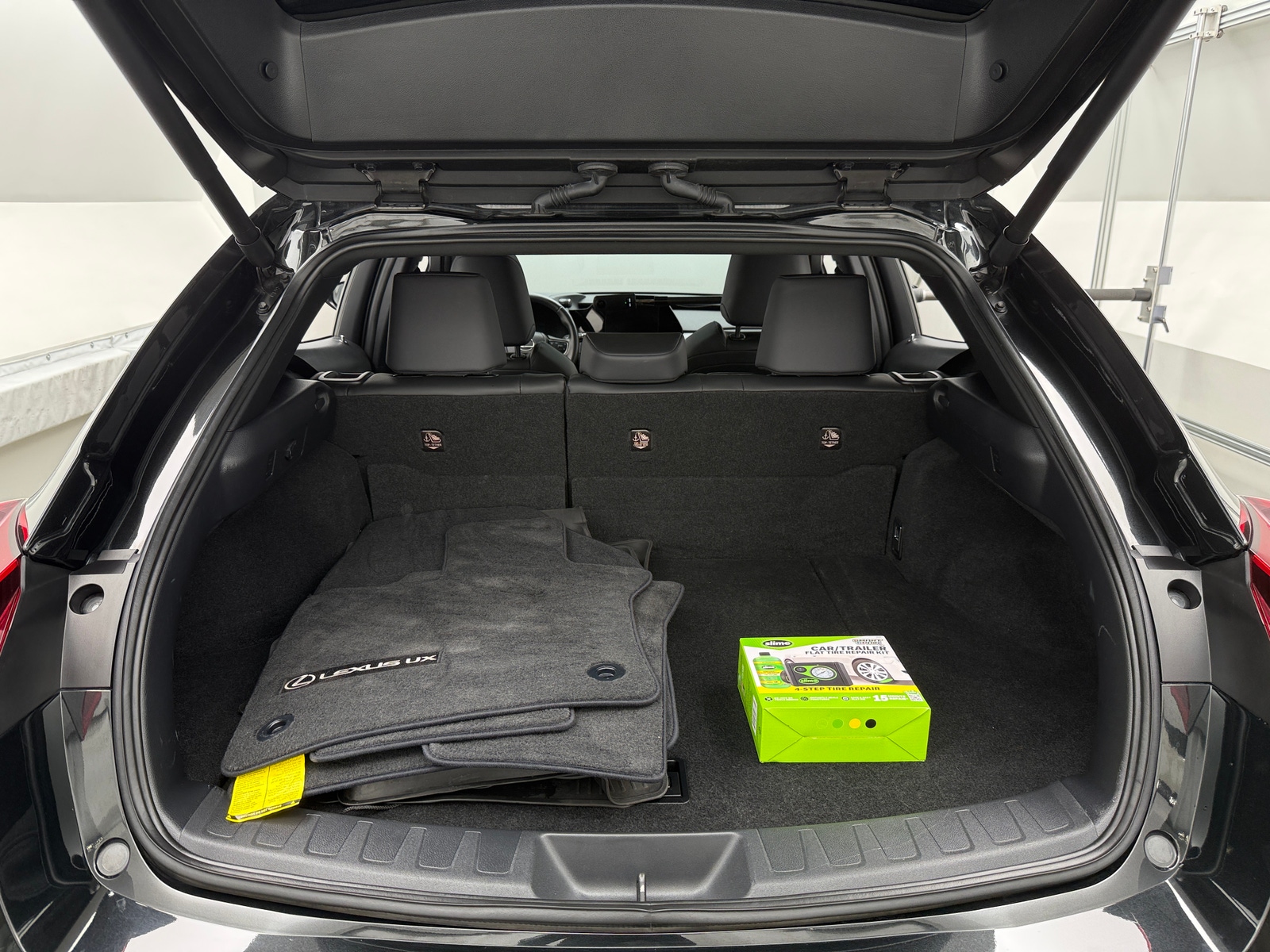 Thumbnail: 2025 Lexus UX - 6