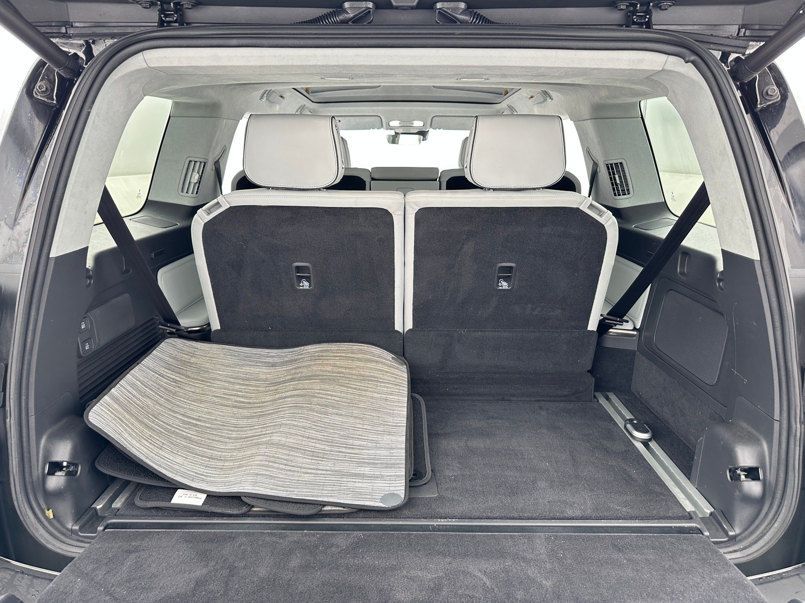 Thumbnail: 2023 Rivian R1S - 6