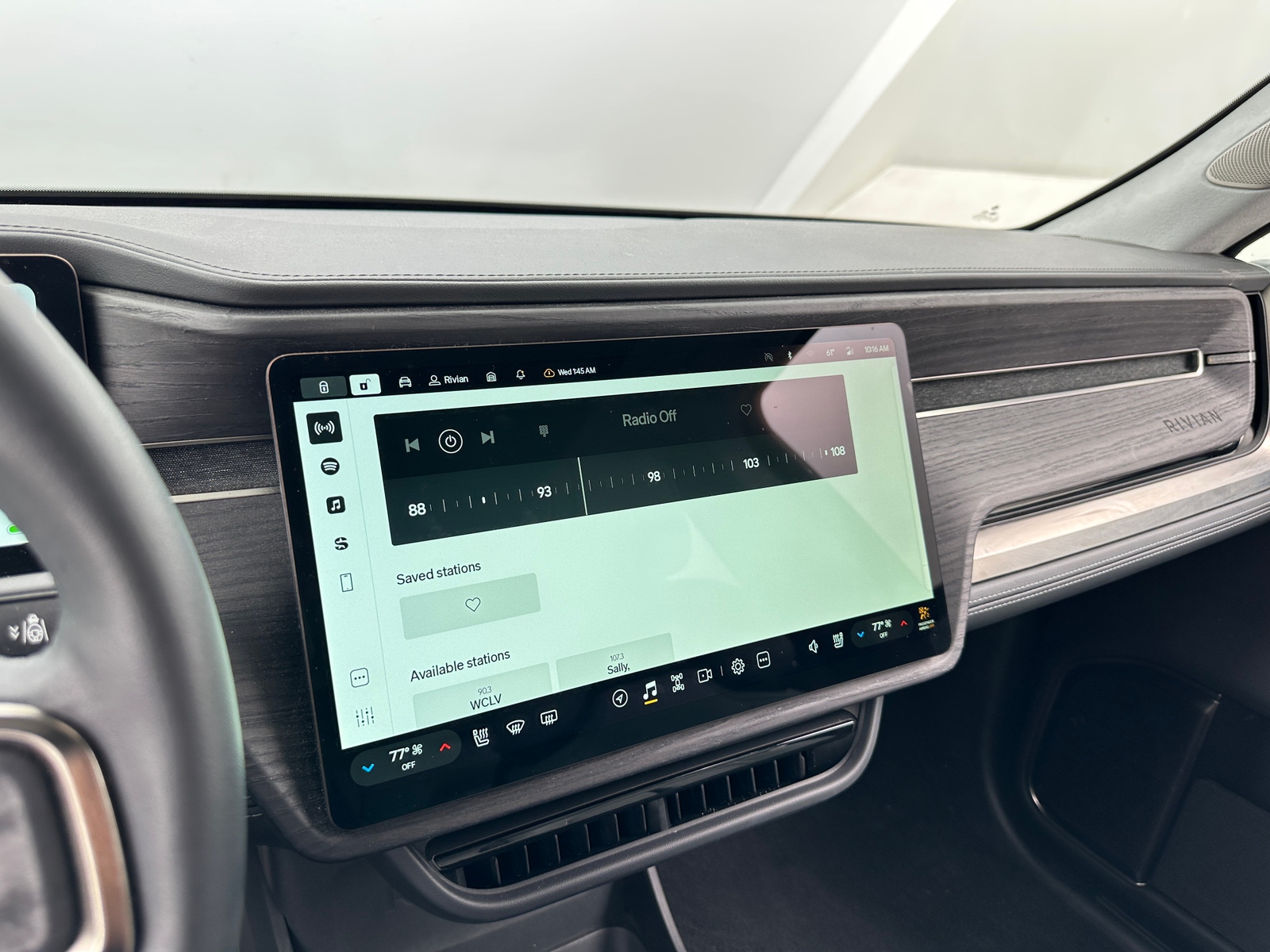 Thumbnail: 2023 Rivian R1S - 3