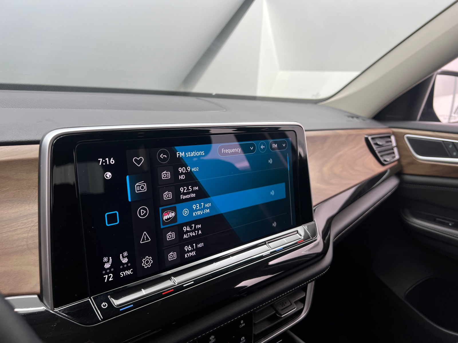 Thumbnail: 2025 Volkswagen Atlas - 3