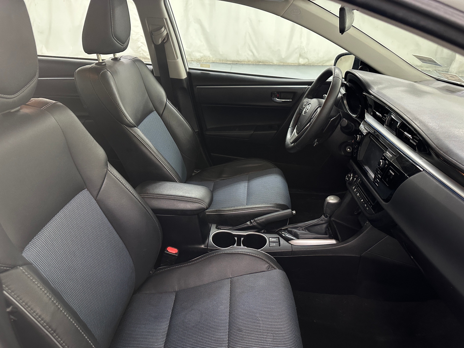 Thumbnail: 2016 Toyota Corolla - 2