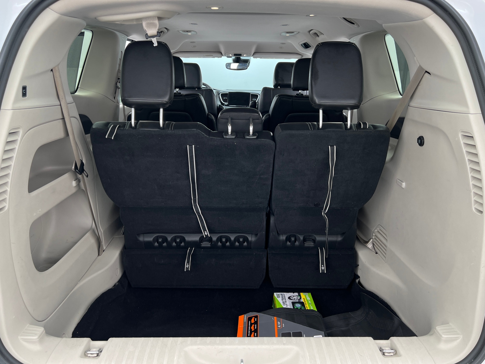 Thumbnail: 2022 Chrysler Pacifica - 6