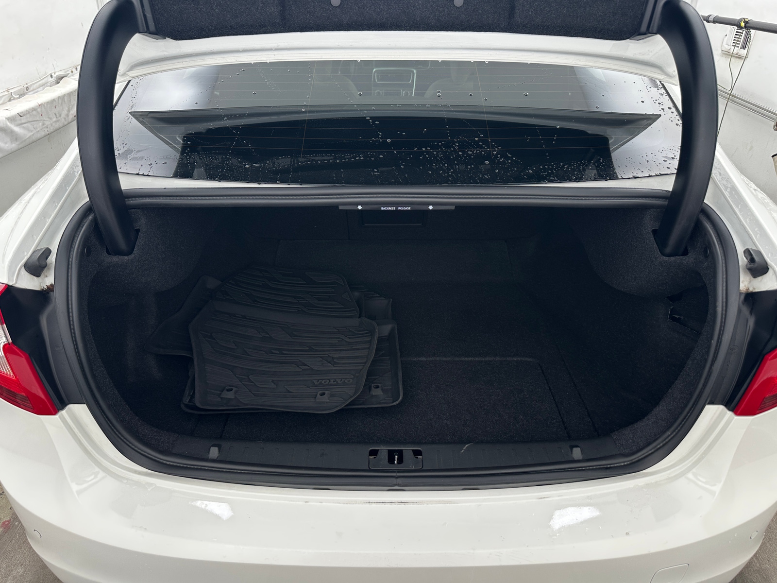 Thumbnail: 2018 Volvo S60 - 6