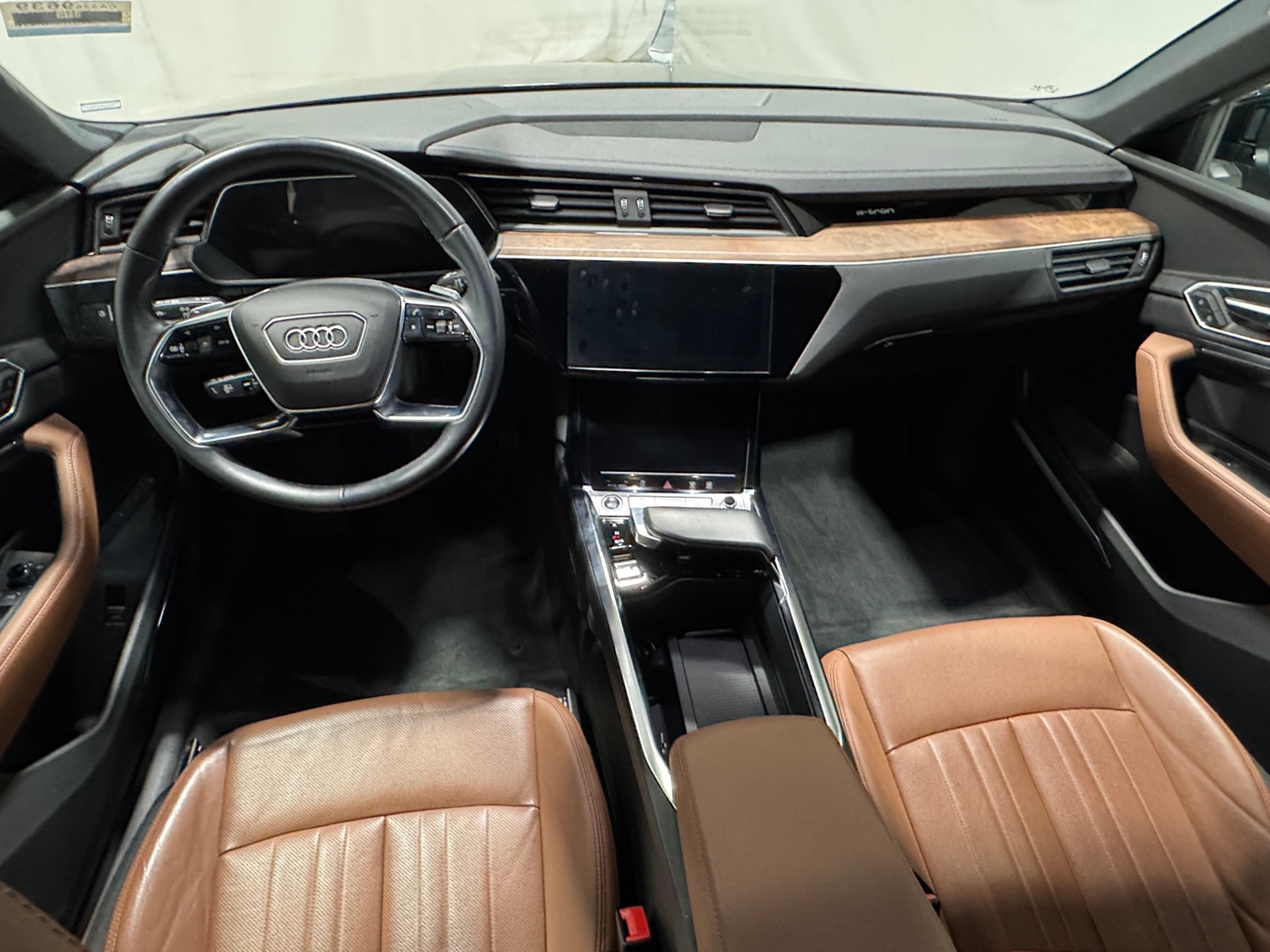 Thumbnail: 2022 Audi e-tron - 2