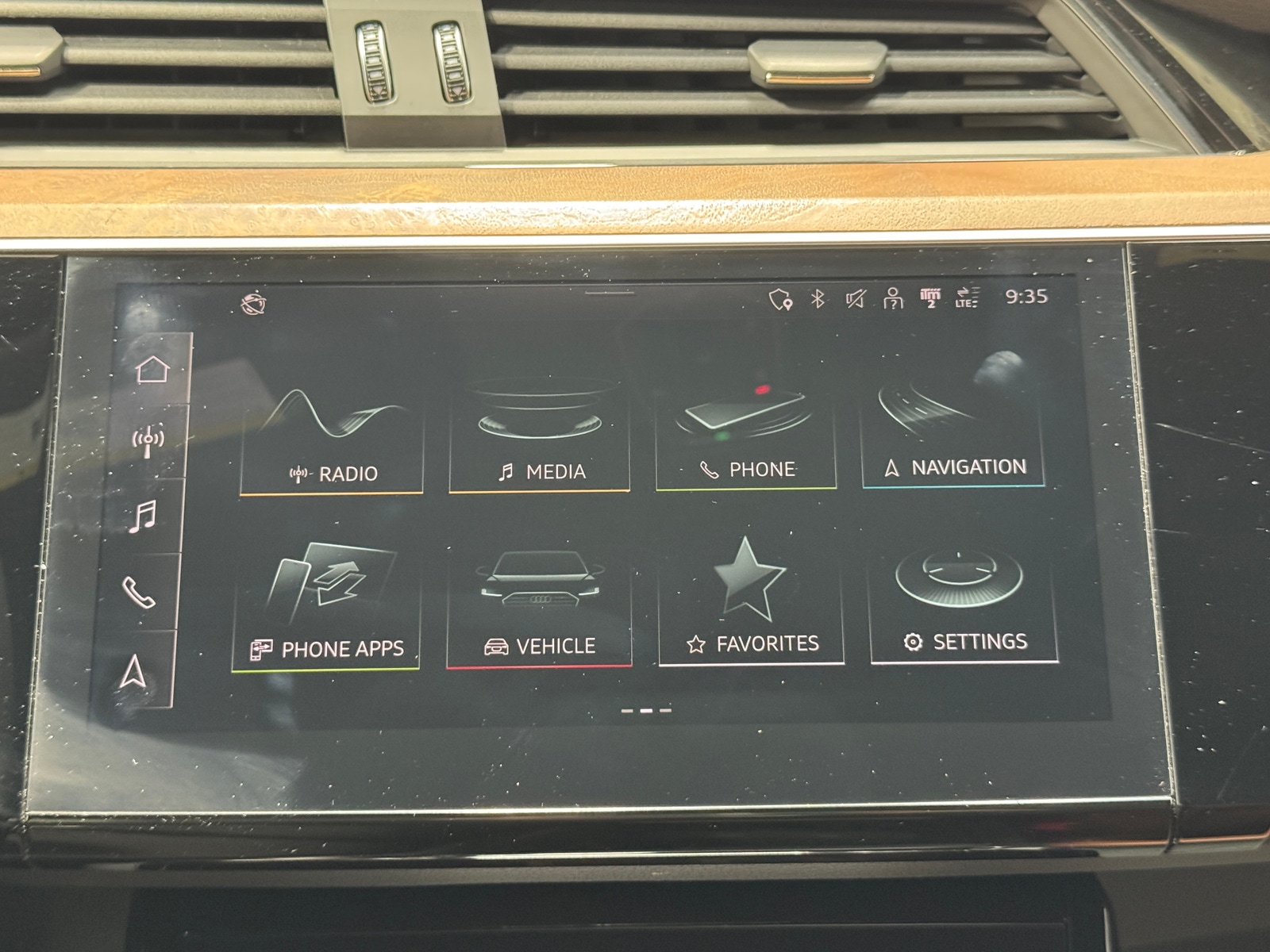 Thumbnail: 2022 Audi e-tron - 3