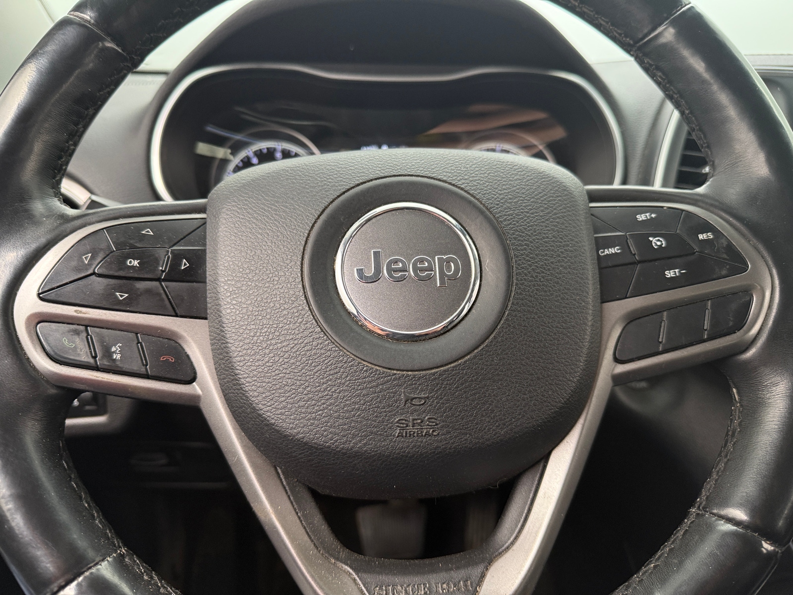 Thumbnail: 2019 Jeep Cherokee - 5