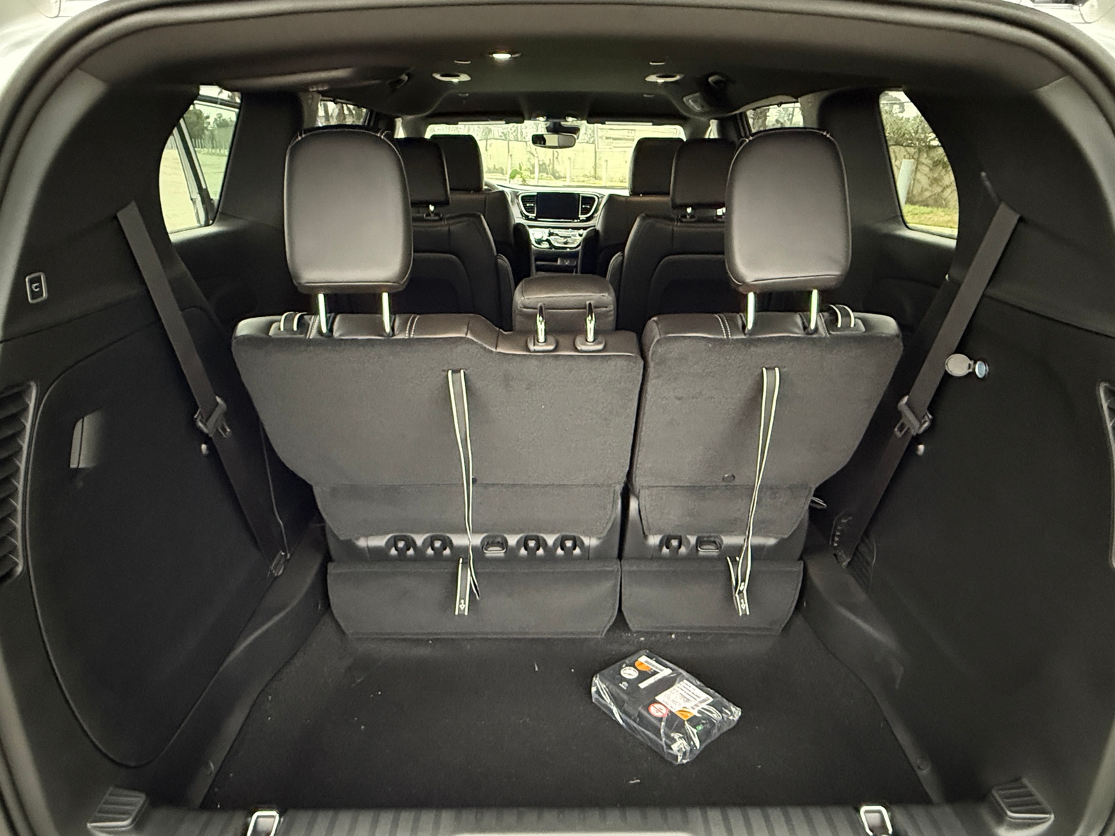 Thumbnail: 2026 Chrysler Pacifica - 6