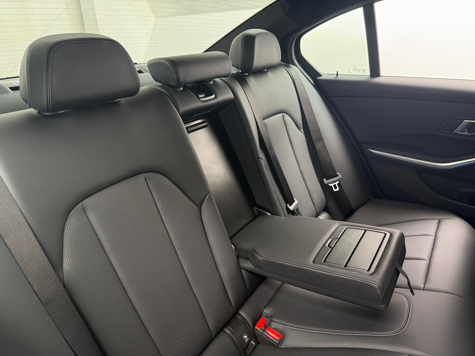 Thumbnail: 2025 BMW 3 Series - 5