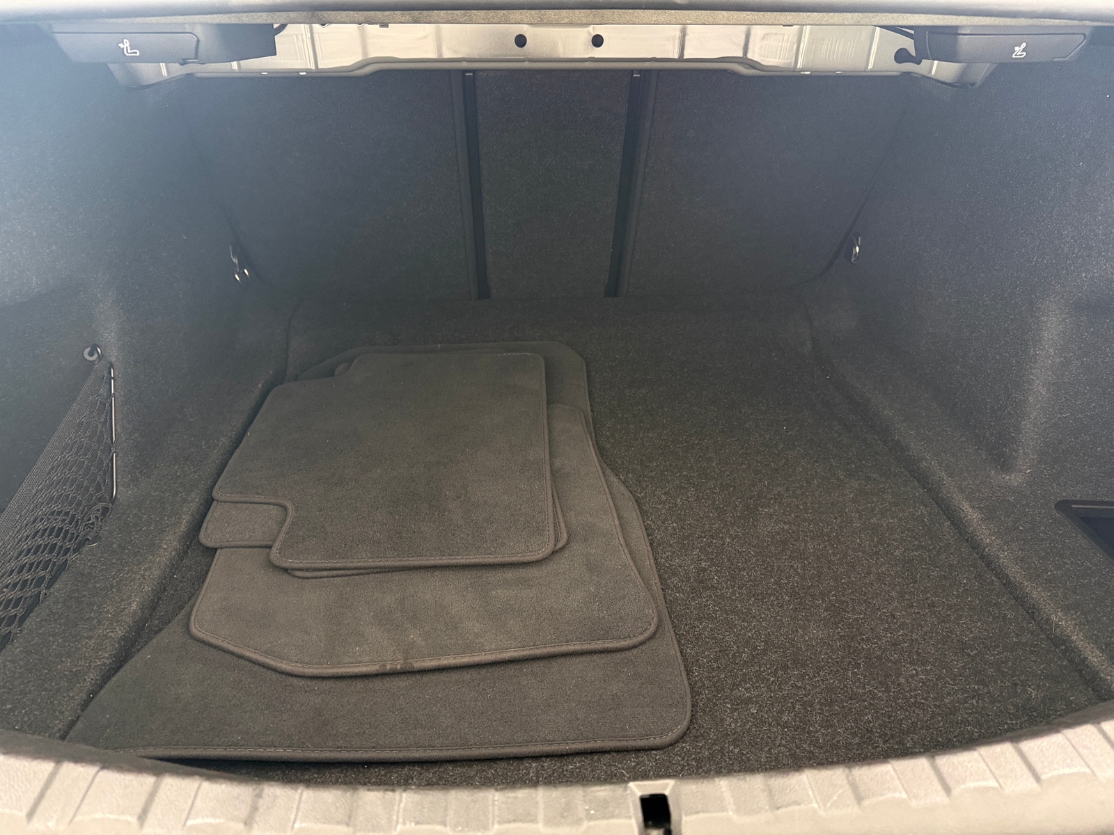 Thumbnail: 2025 BMW 3 Series - 6