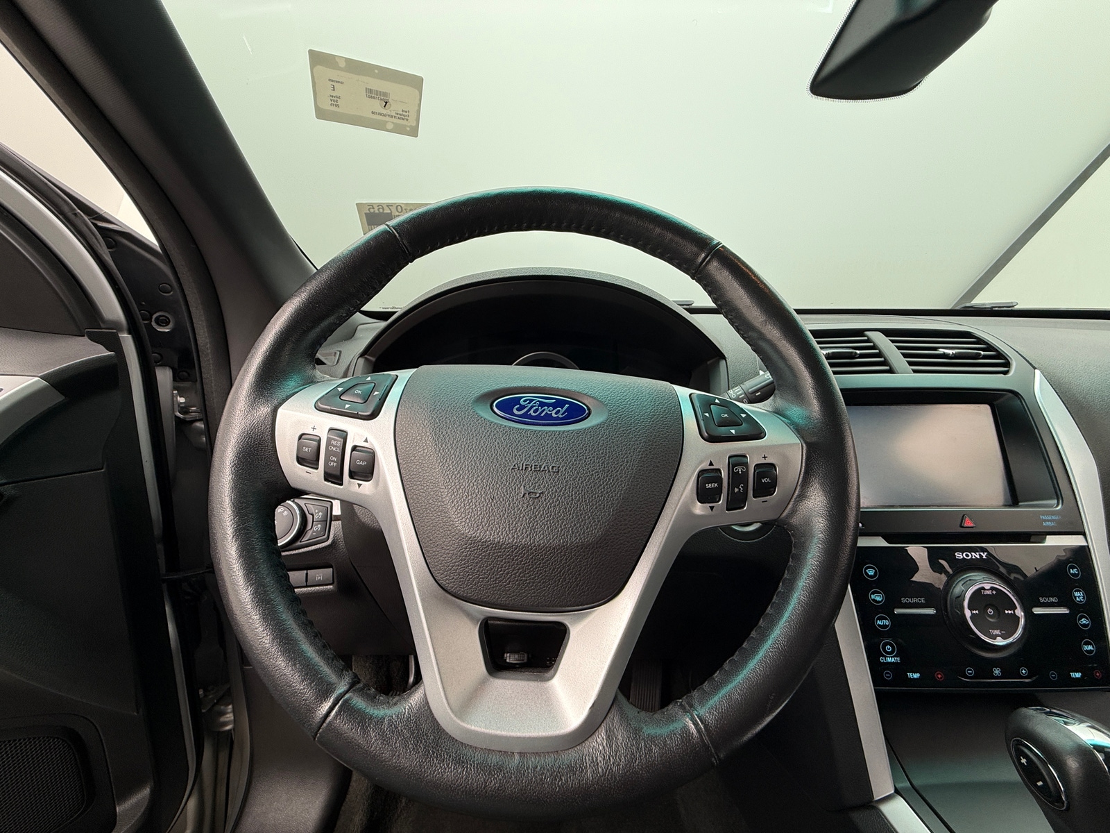 Thumbnail: 2015 Ford Explorer - 4