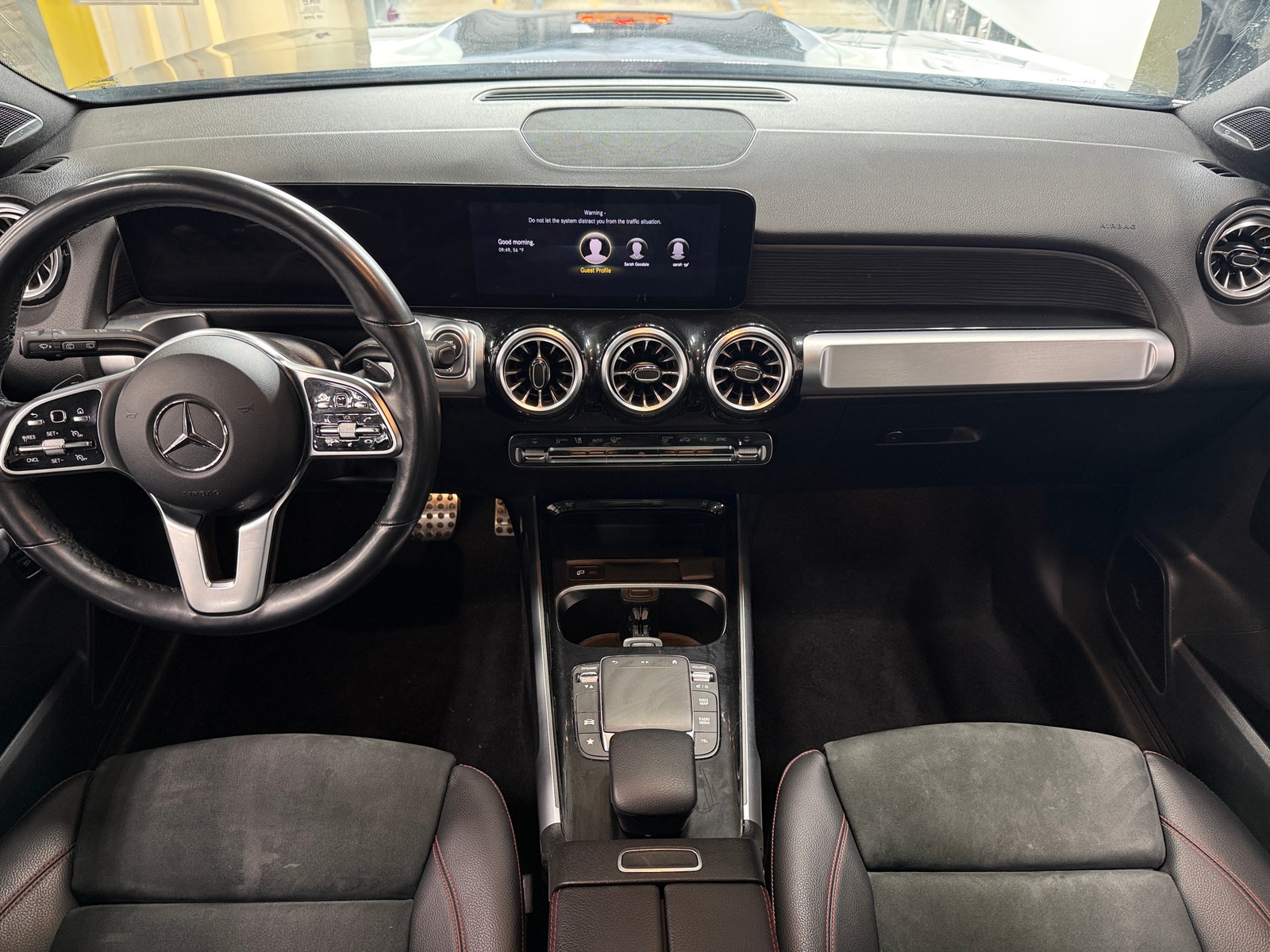 Thumbnail: 2022 Mercedes-Benz GLB - 2