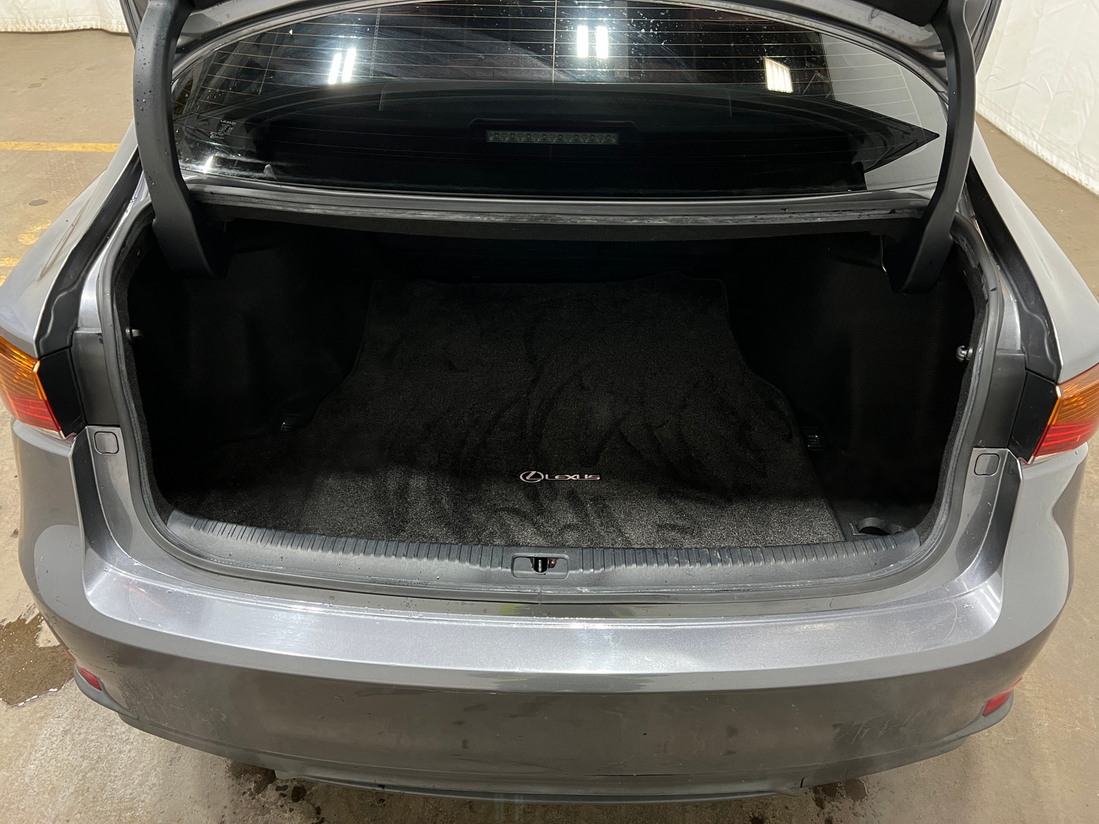 Thumbnail: 2018 Lexus IS - 6