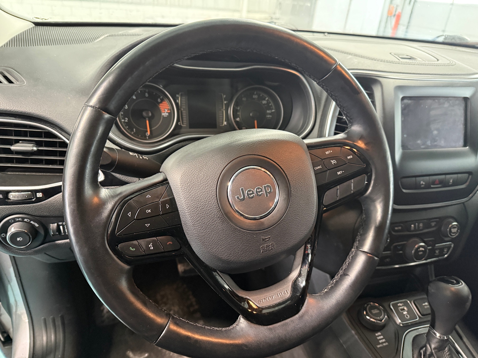 Thumbnail: 2021 Jeep Cherokee - 5