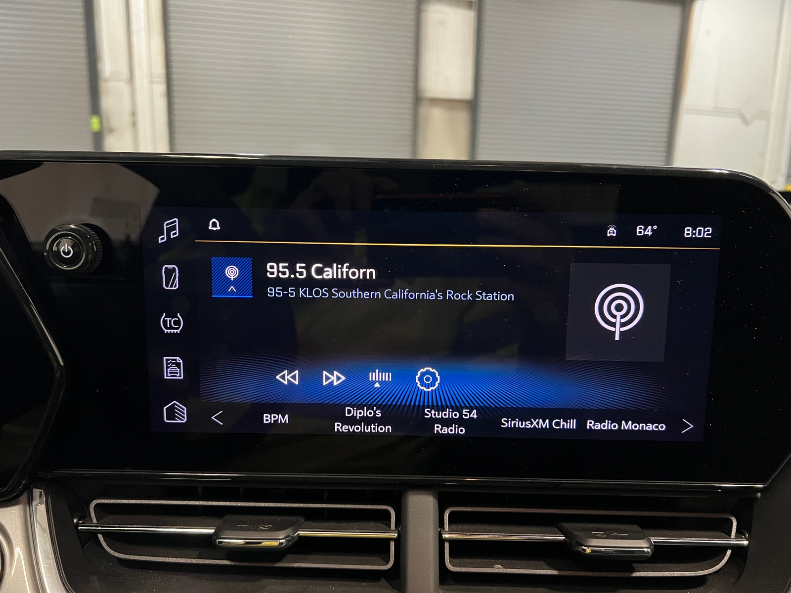 Thumbnail: 2025 Chevrolet Trax - 4