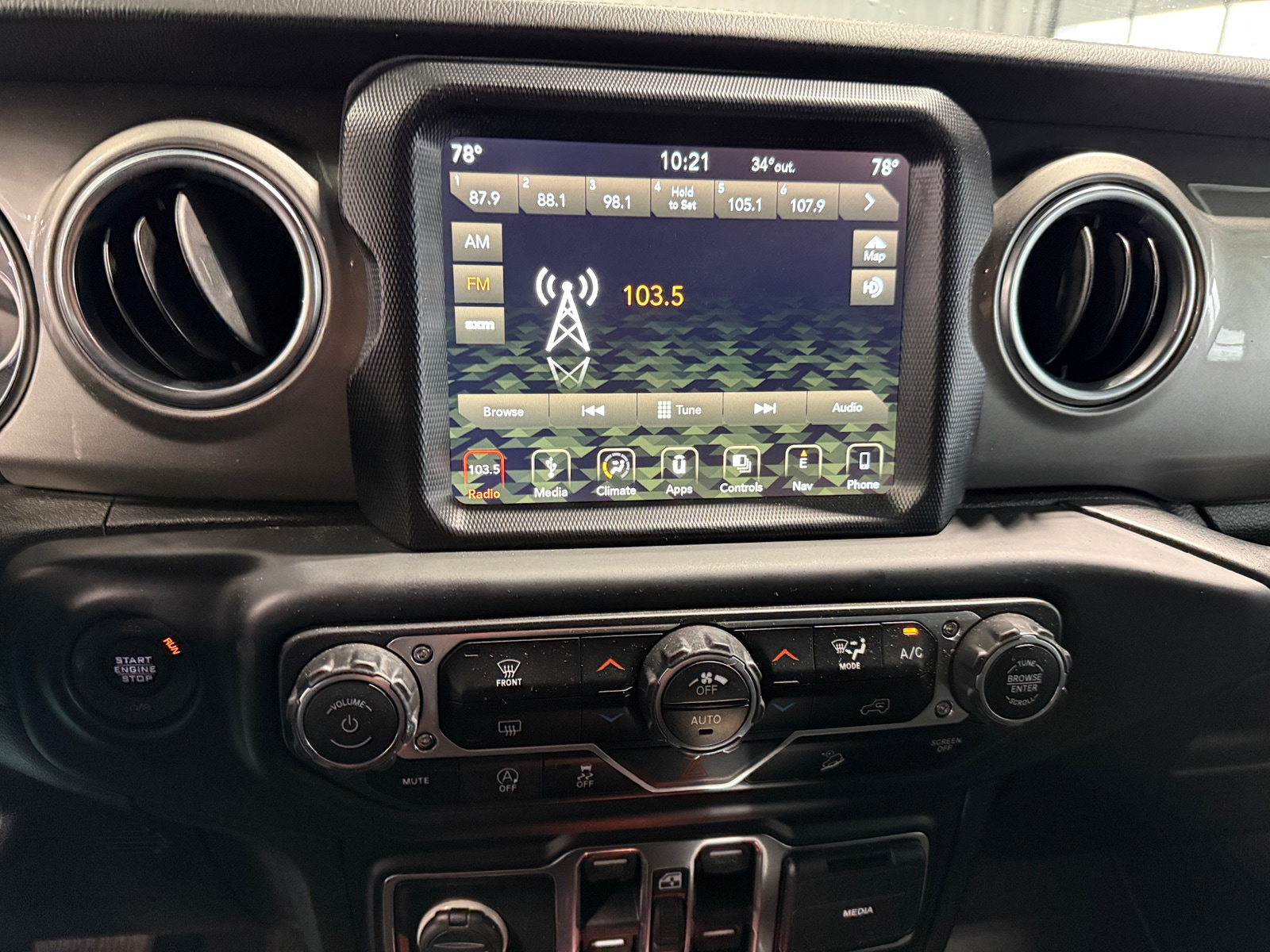 Thumbnail: 2018 Jeep Wrangler - 4