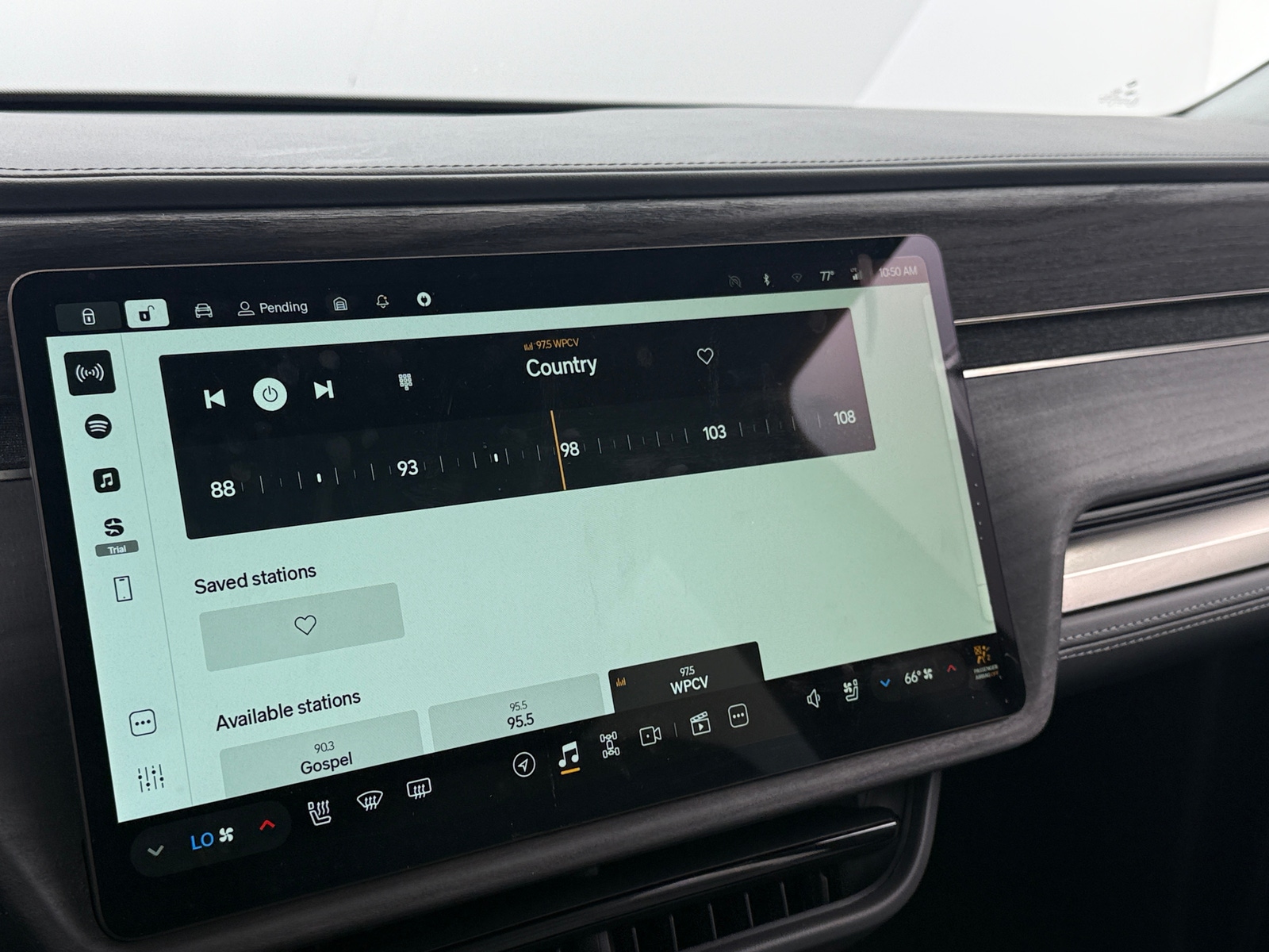 Thumbnail: 2023 Rivian R1S - 3