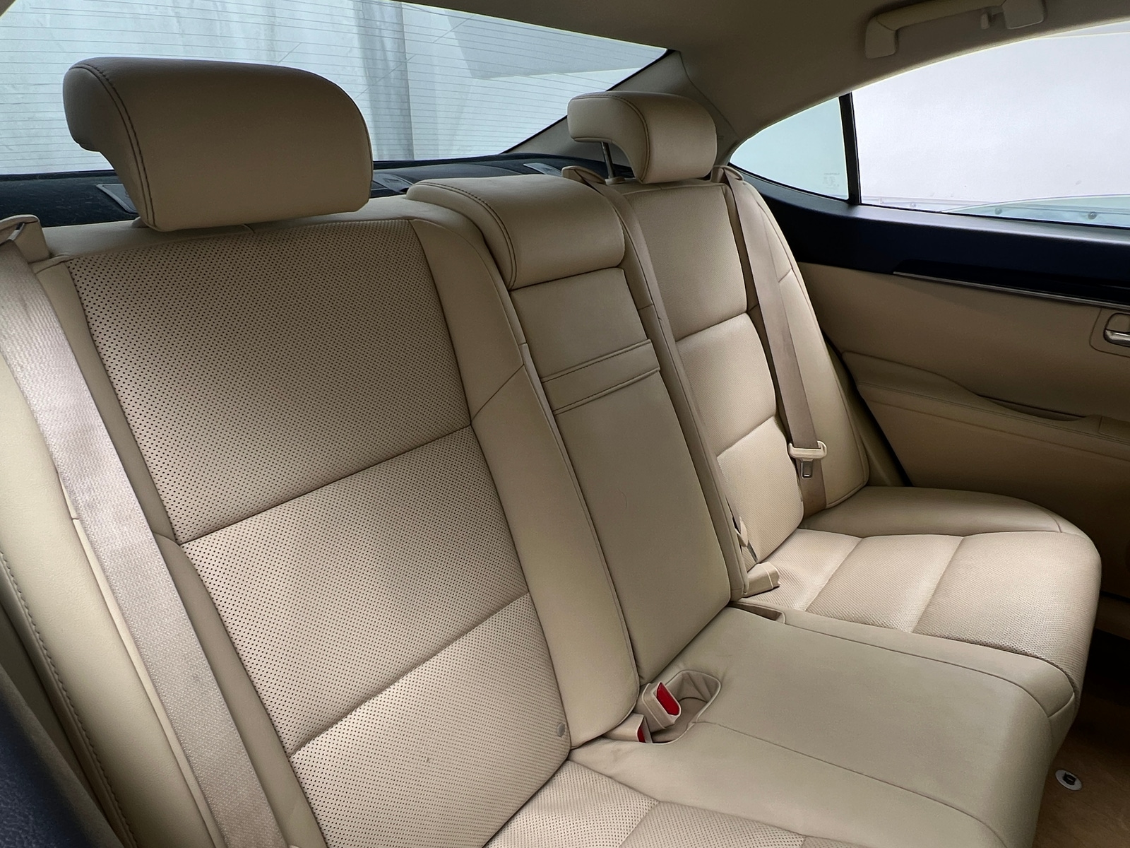 Thumbnail: 2015 Lexus ES - 5