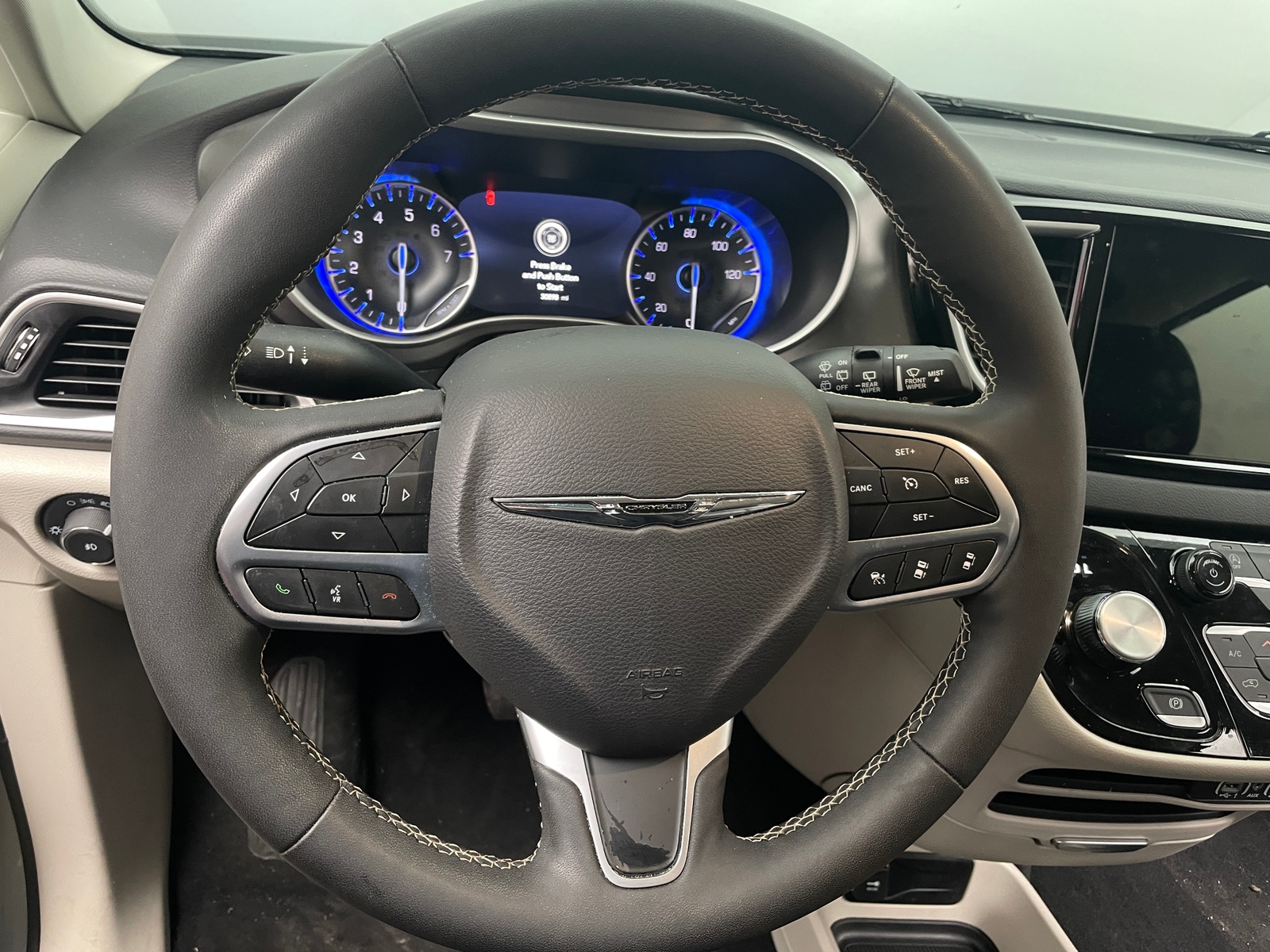 Thumbnail: 2024 Chrysler Pacifica - 4