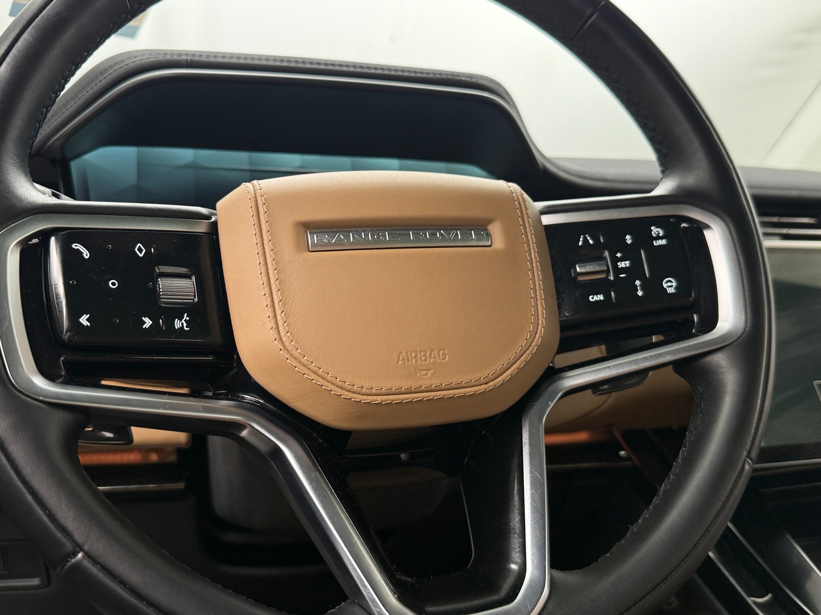 Thumbnail: 2024 Land Rover Range Rover Sport - 4