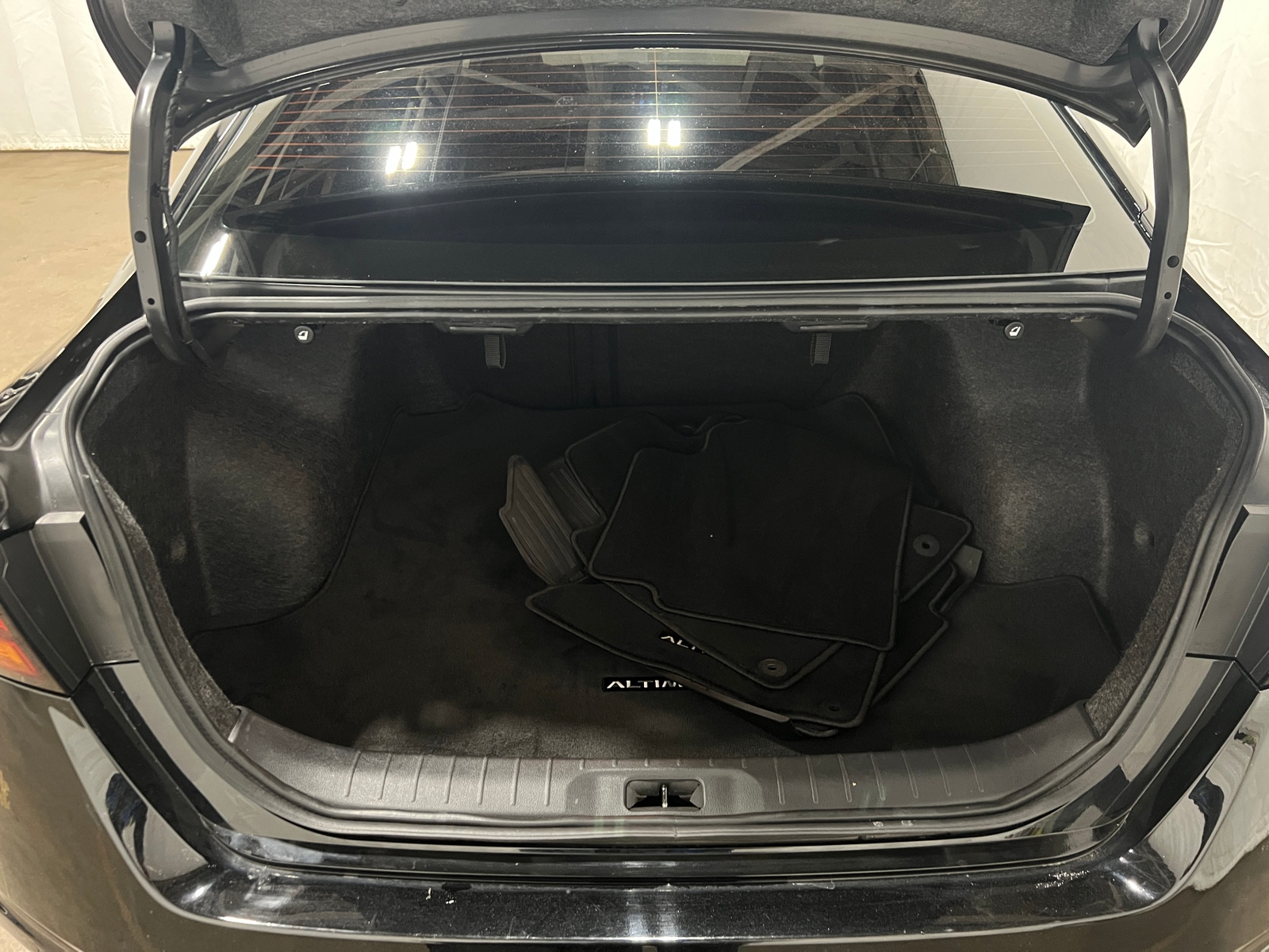 Thumbnail: 2023 Nissan Altima - 7