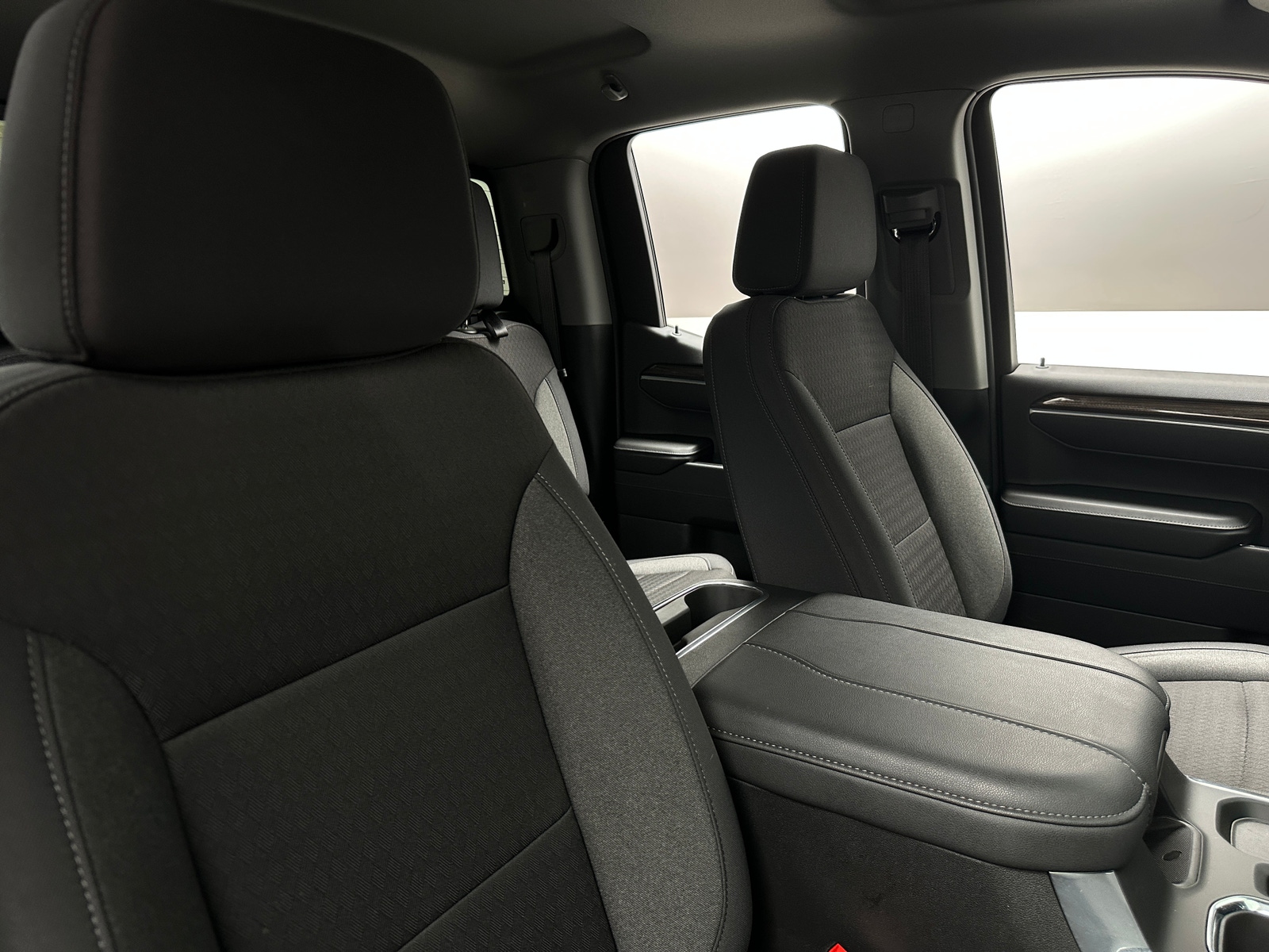 Thumbnail: 2025 Chevrolet Silverado 1500 - 2