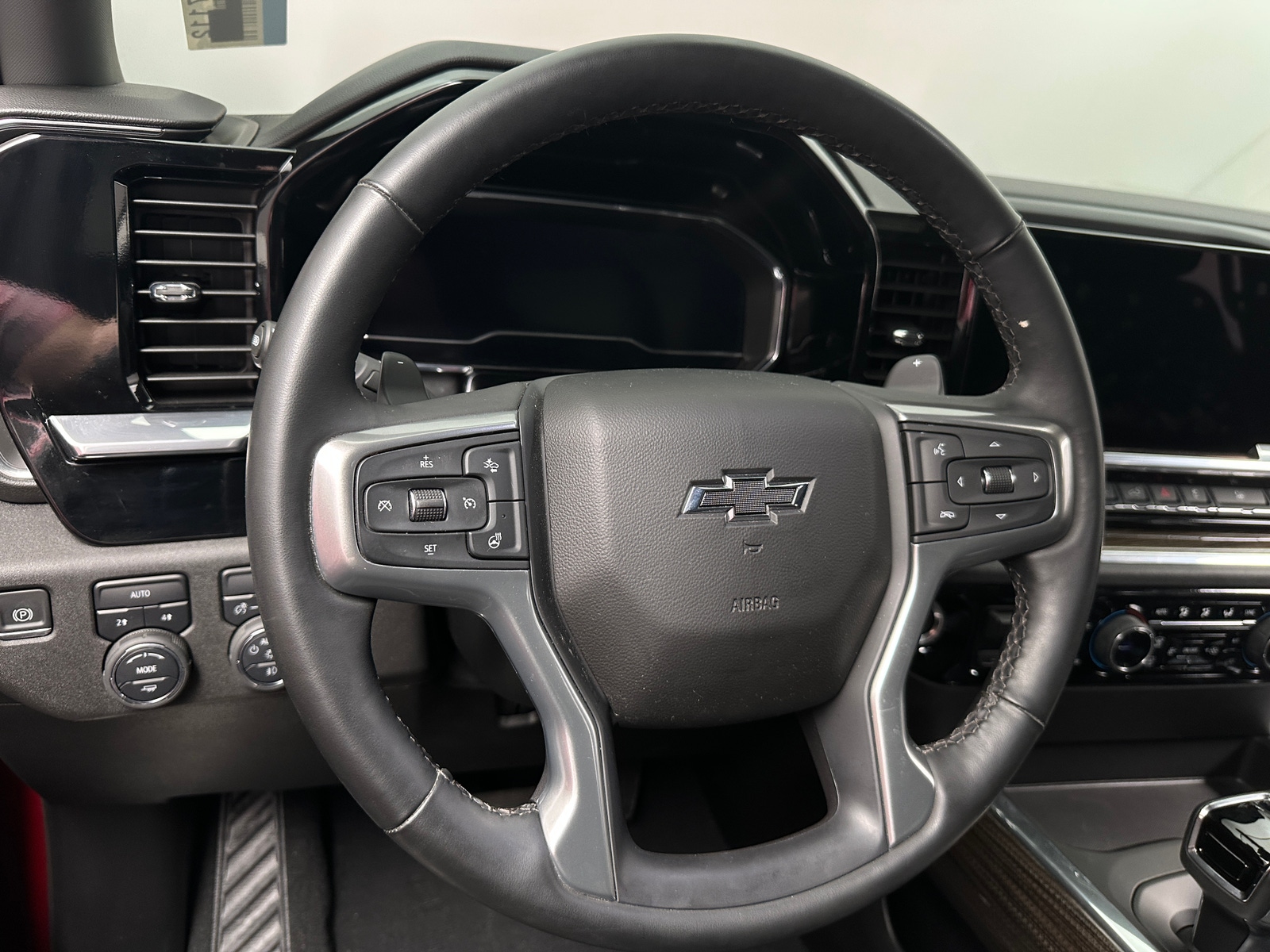 Thumbnail: 2025 Chevrolet Silverado 1500 - 5