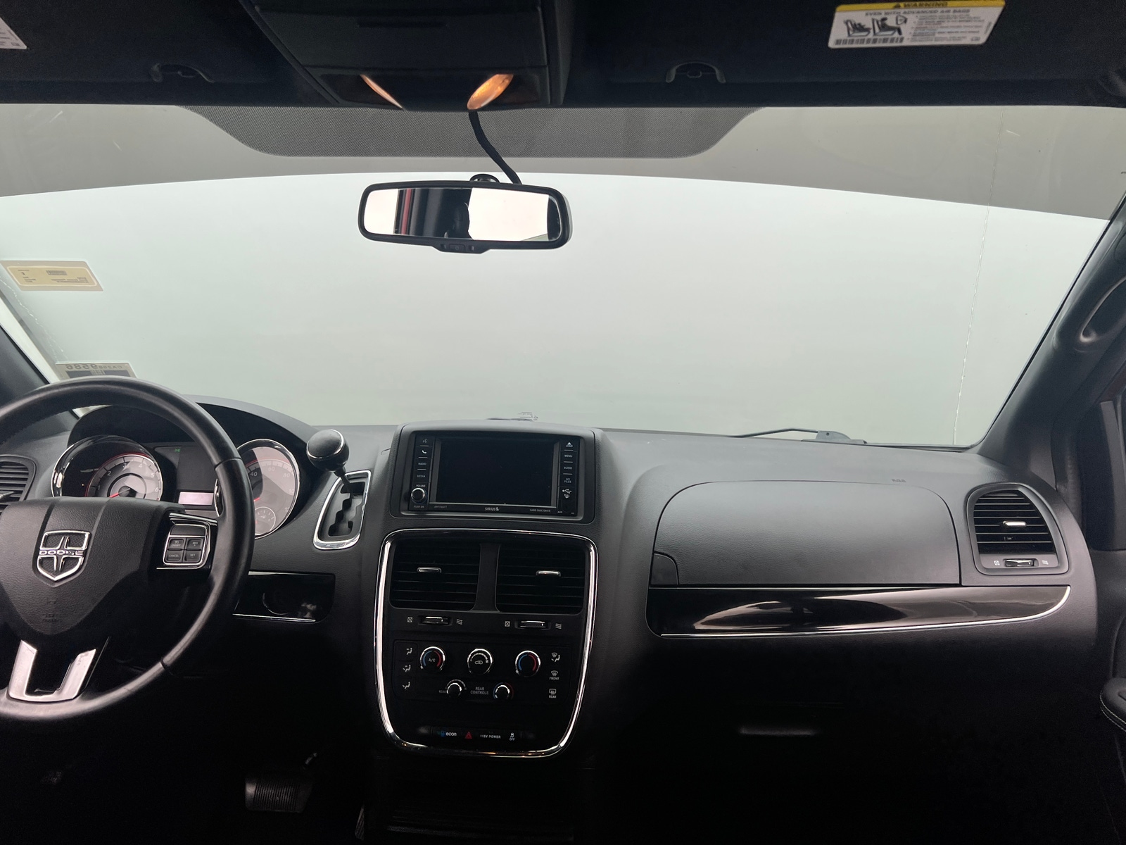 Thumbnail: 2017 Dodge Grand Caravan - 3