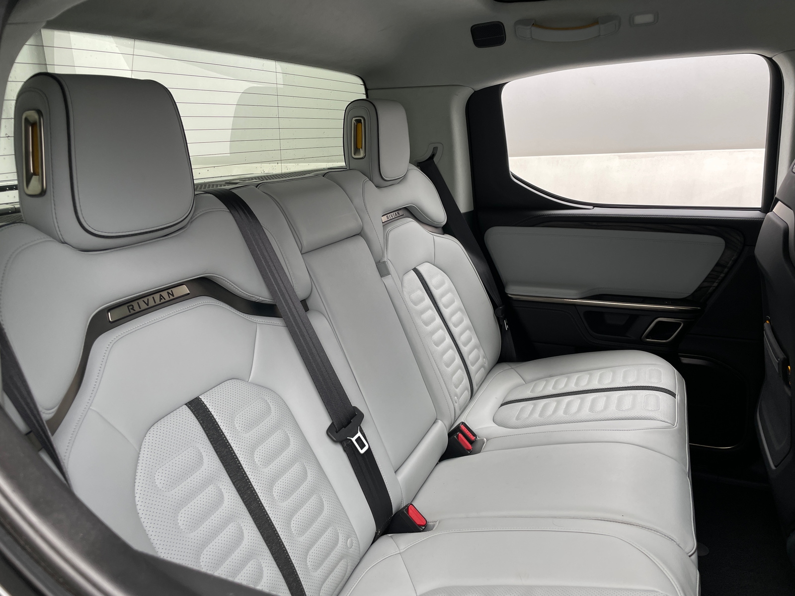 Thumbnail: 2022 Rivian R1T - 5