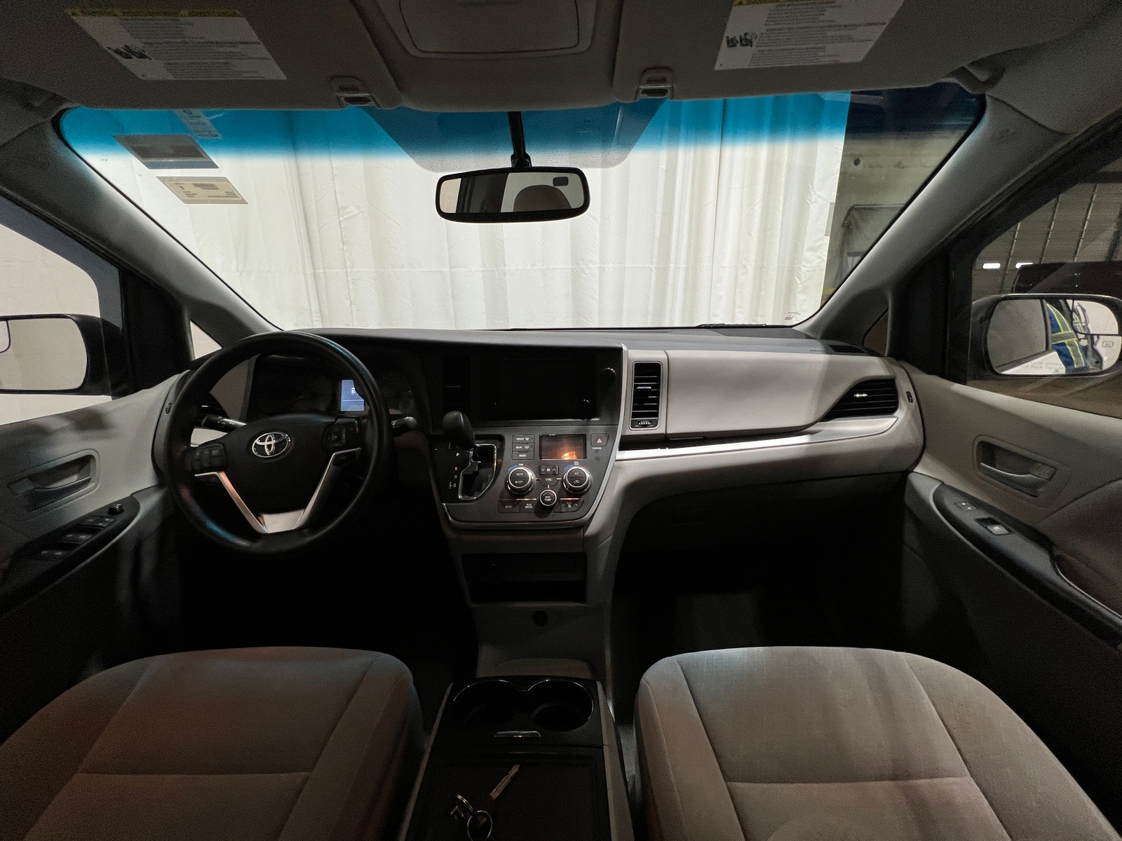 Thumbnail: 2015 Toyota Sienna - 3