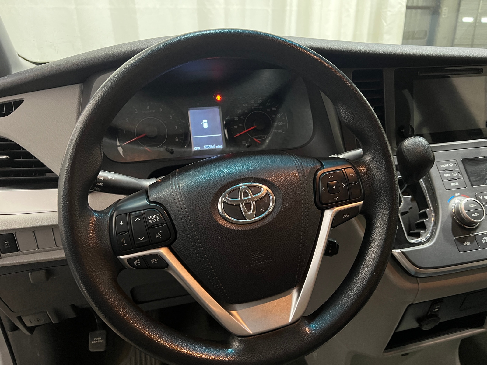 Thumbnail: 2015 Toyota Sienna - 5