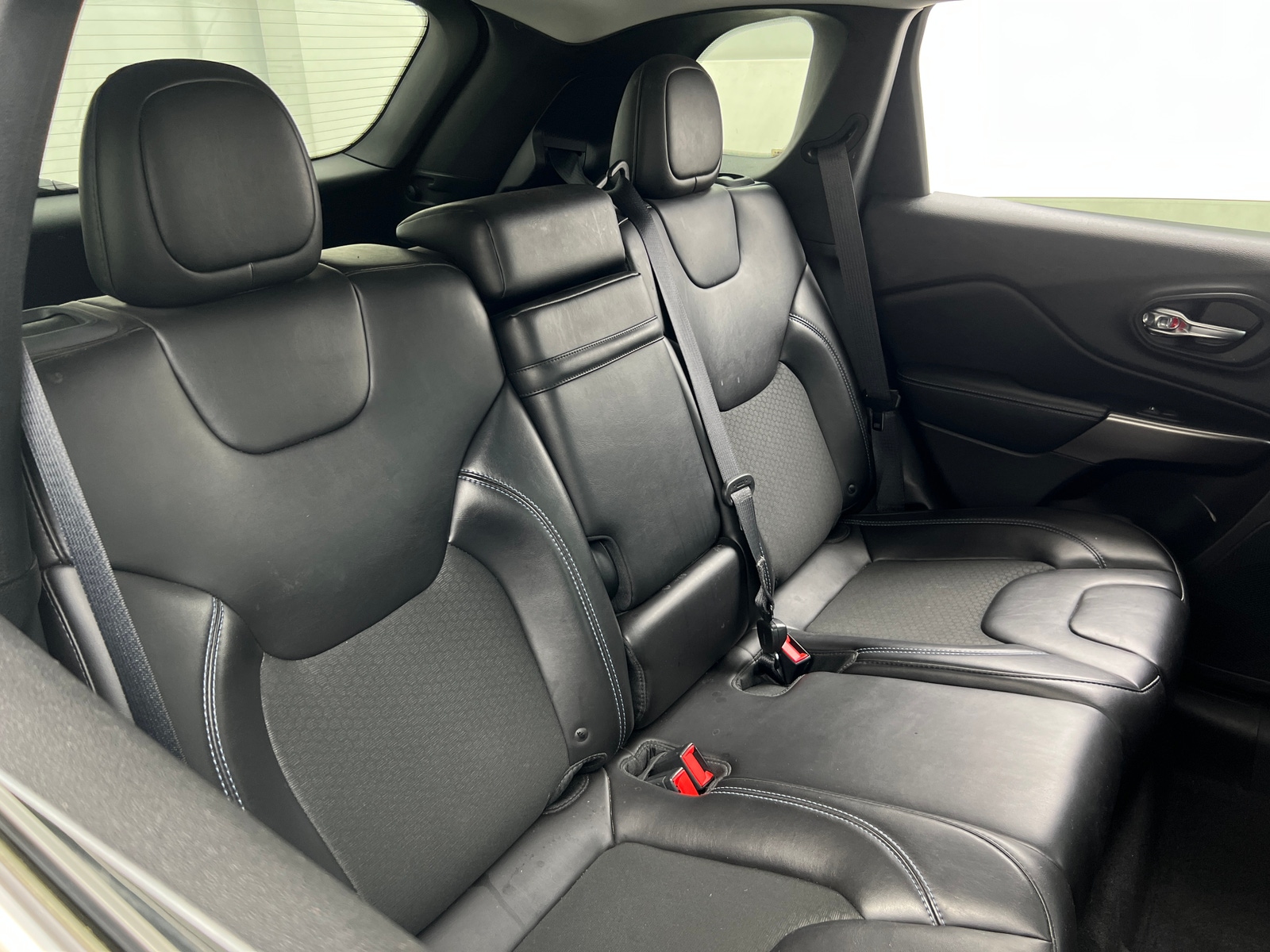 Thumbnail: 2019 Jeep Cherokee - 5