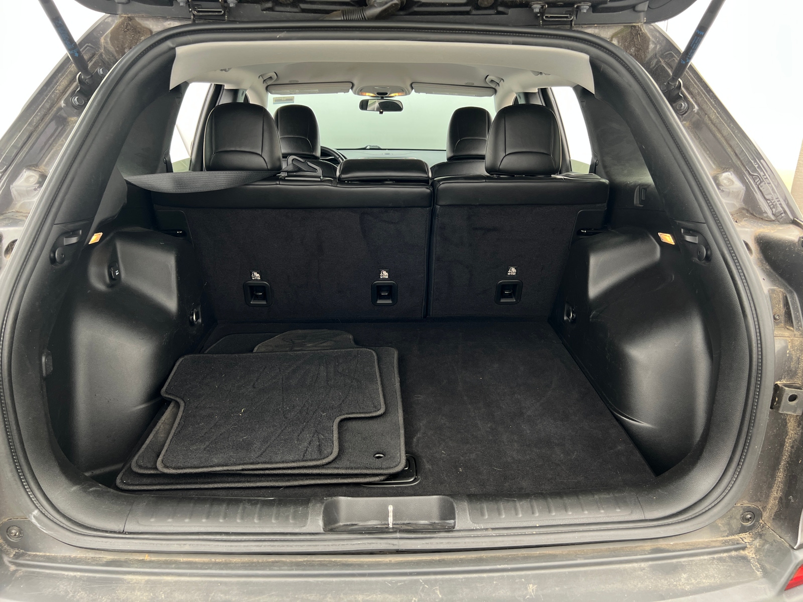 Thumbnail: 2019 Jeep Cherokee - 6