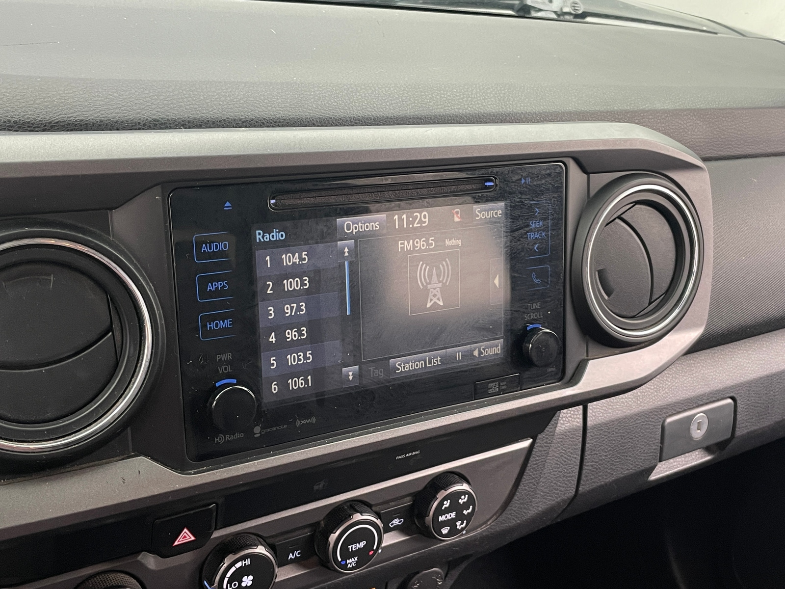 Thumbnail: 2019 Toyota Tacoma - 4