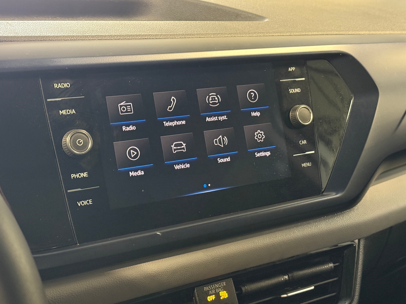 Thumbnail: 2023 Volkswagen Taos - 4