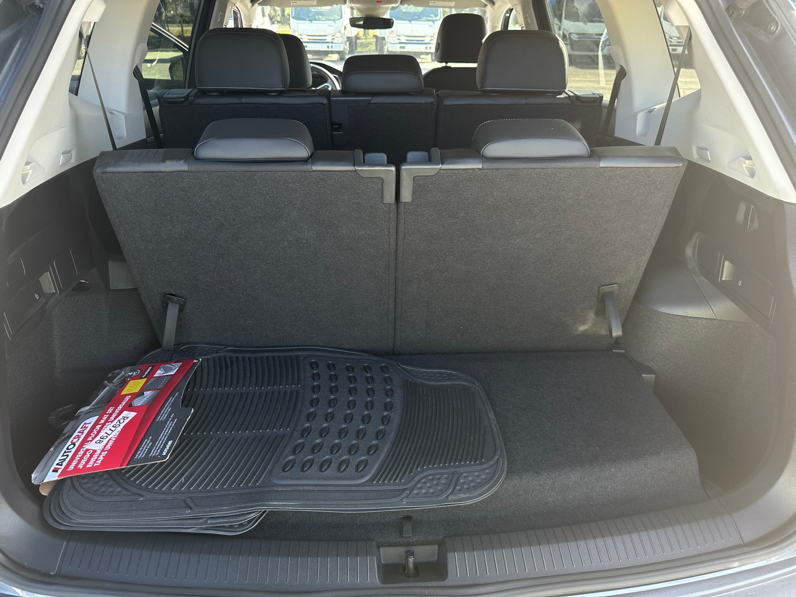 Thumbnail: 2024 Volkswagen Tiguan - 6