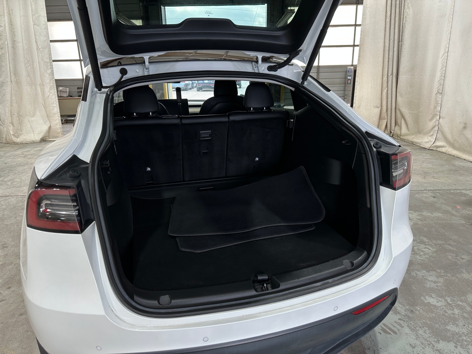 Thumbnail: 2022 Tesla Model Y - 6