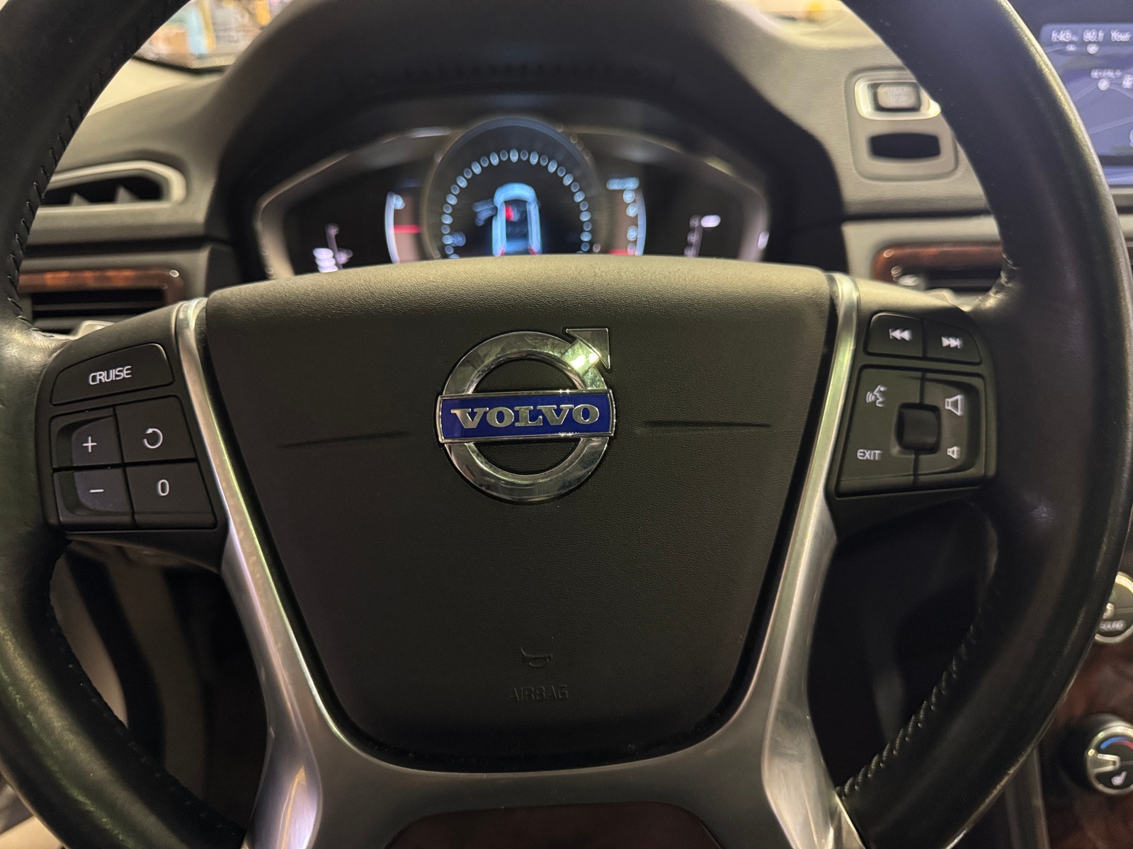 Thumbnail: 2015 Volvo XC70 - 4