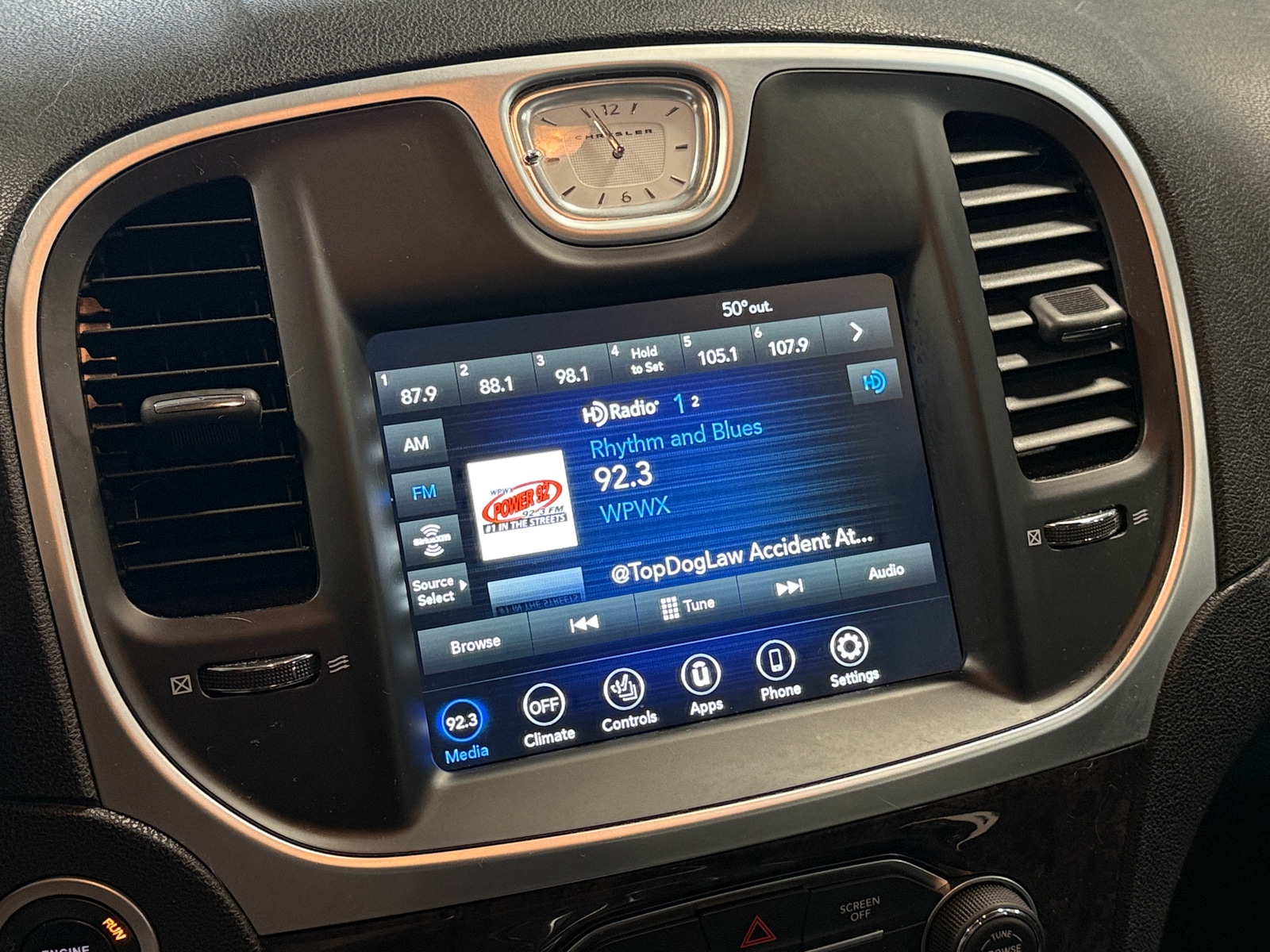 Thumbnail: 2023 Chrysler 300 - 3