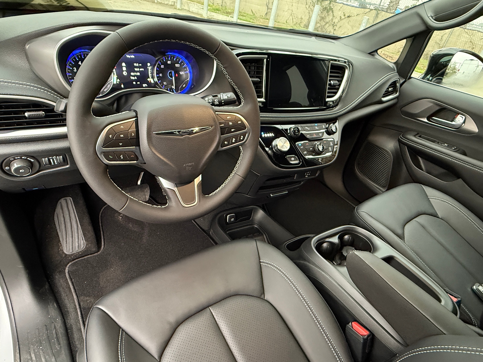 Thumbnail: 2026 Chrysler Pacifica - 2