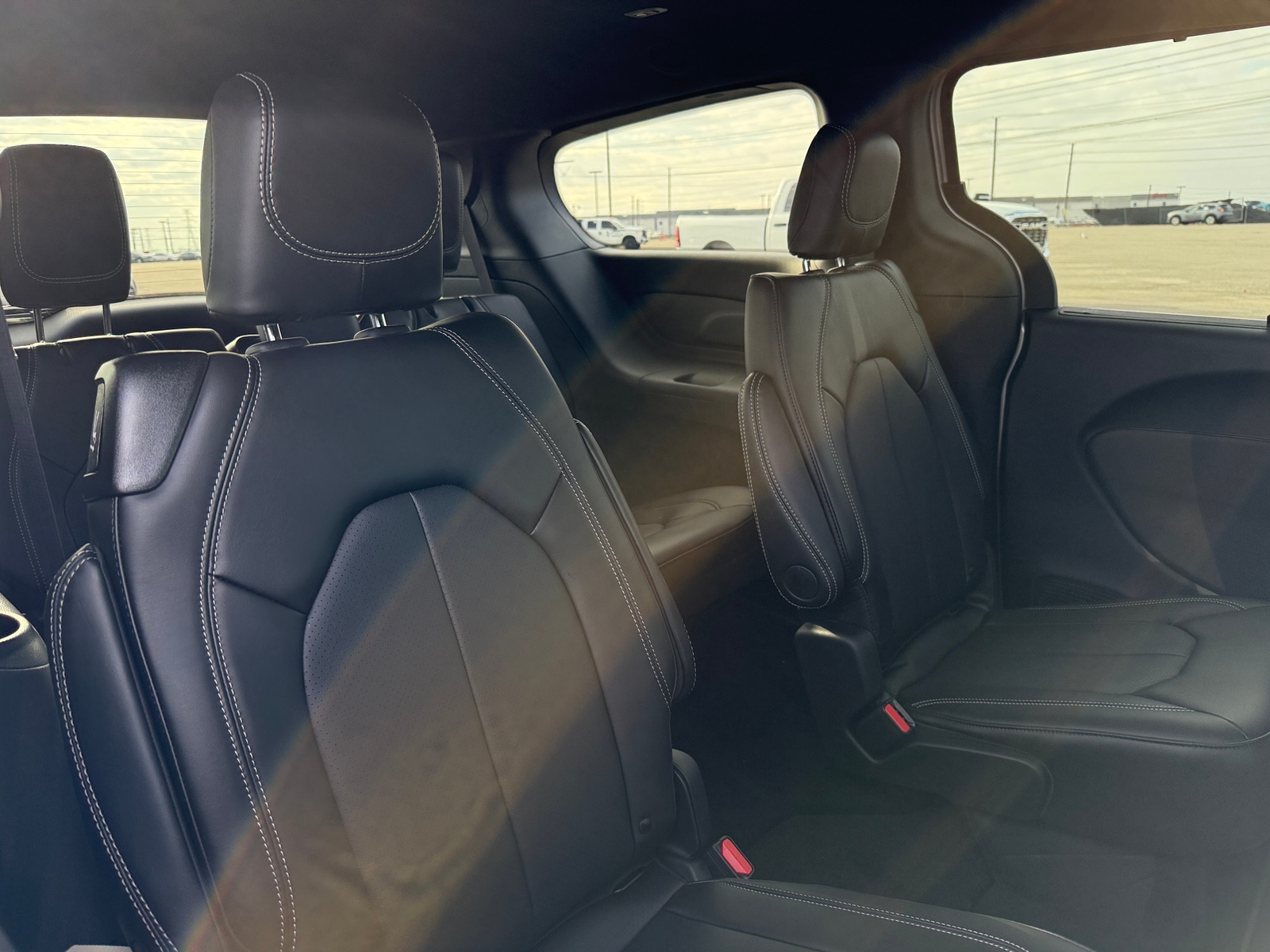 Thumbnail: 2026 Chrysler Pacifica - 5