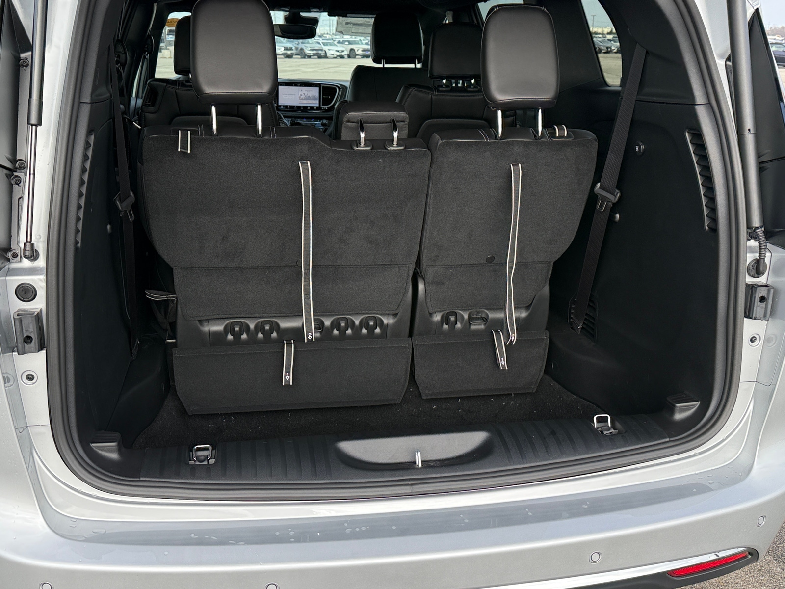 Thumbnail: 2026 Chrysler Pacifica - 6