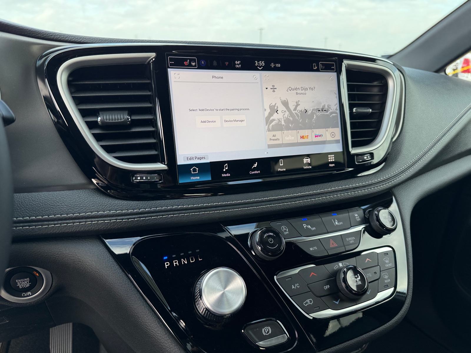 Thumbnail: 2026 Chrysler Pacifica - 3