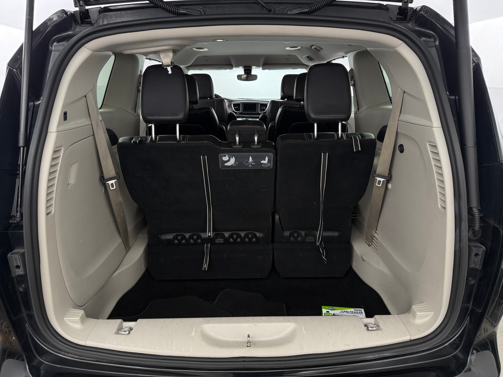 Thumbnail: 2020 Chrysler Voyager - 6