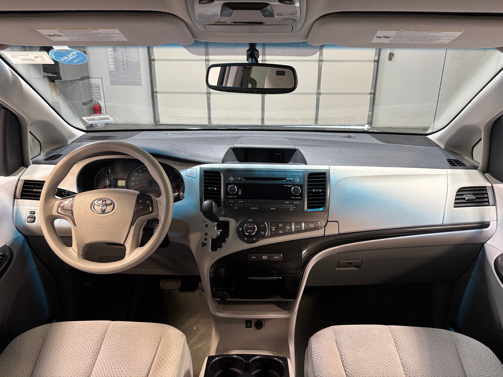 Thumbnail: 2014 Toyota Sienna - 3